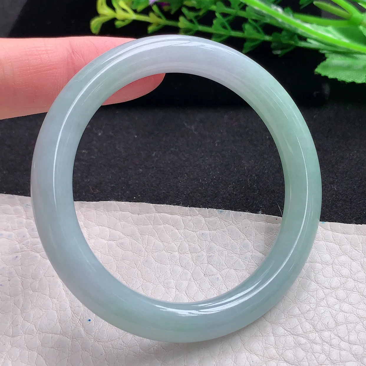 n小圈口52.5*8.6*8.5美人镯 缅甸翡翠a货清秀圆条玉手镯 叮当镯