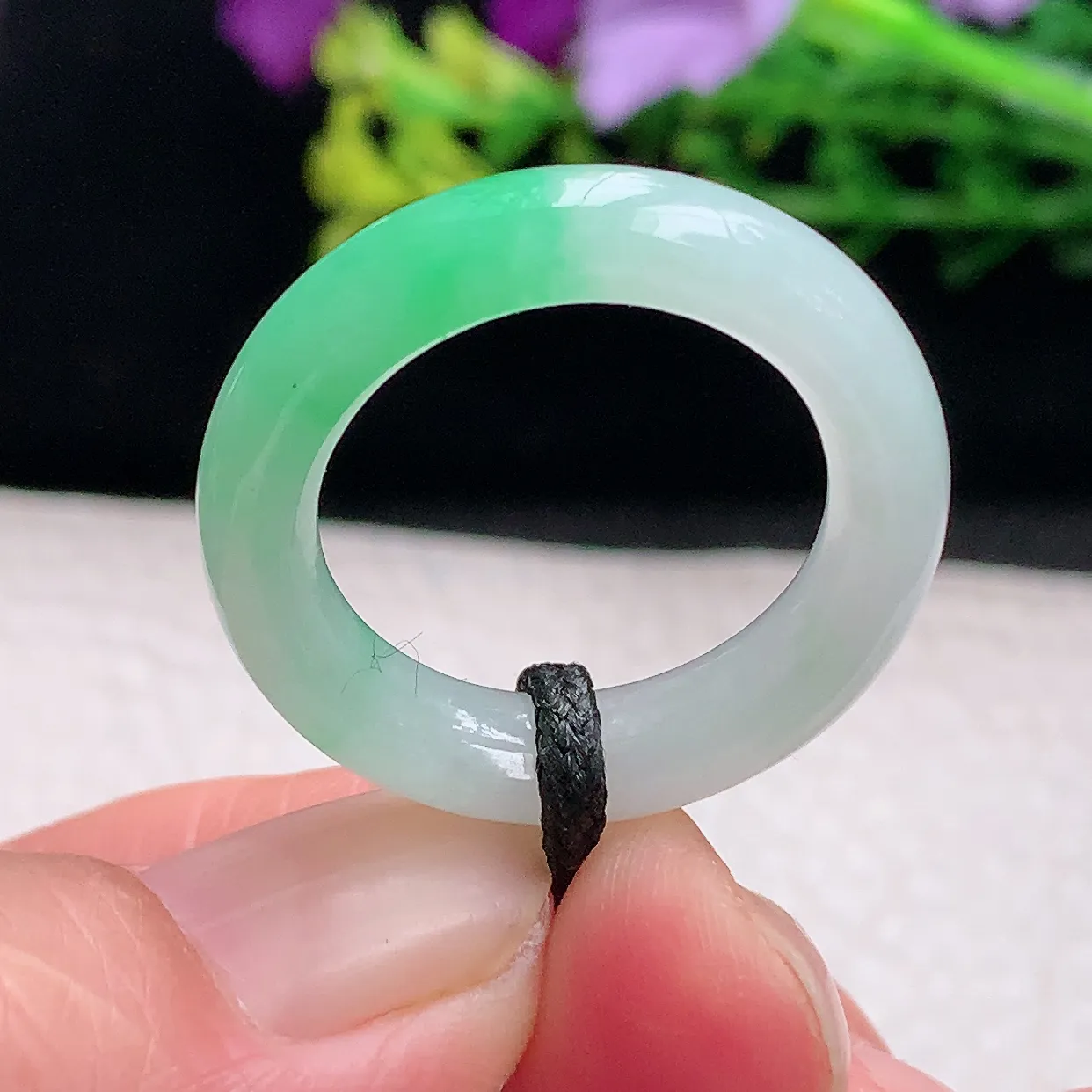 zl自然光19.2*6*4.5天然缅甸翡翠a 货19.2mm内径飘阳绿玉戒指 玉指环