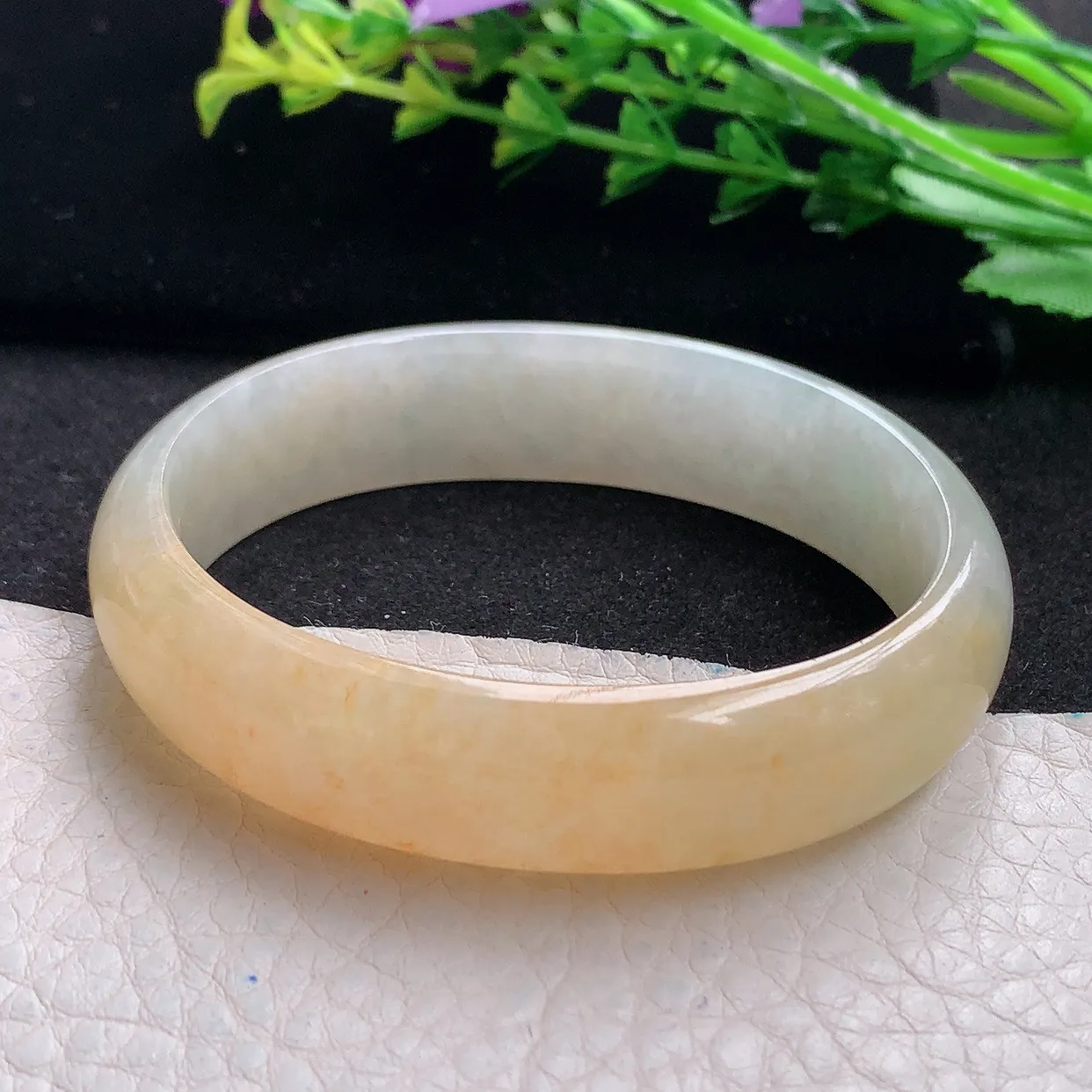 mq自然光55.5*47*14*6贵妃镯 天然翡翠a货冰双彩蛋形宽边玉手镯 玉手环