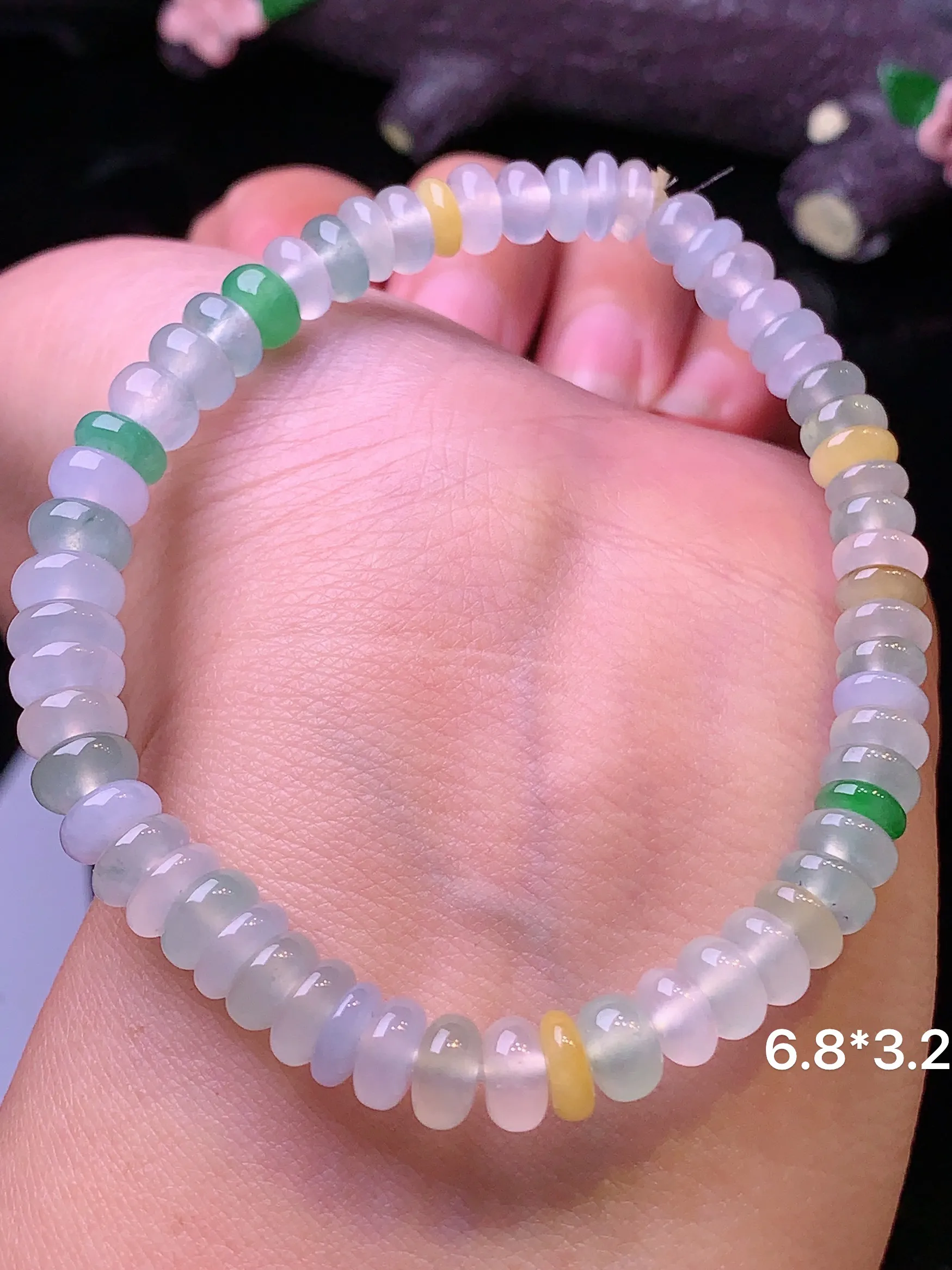 冰种算盘珠手链 玉质细腻 色泽艳丽 整体尺寸6.8*3.2
