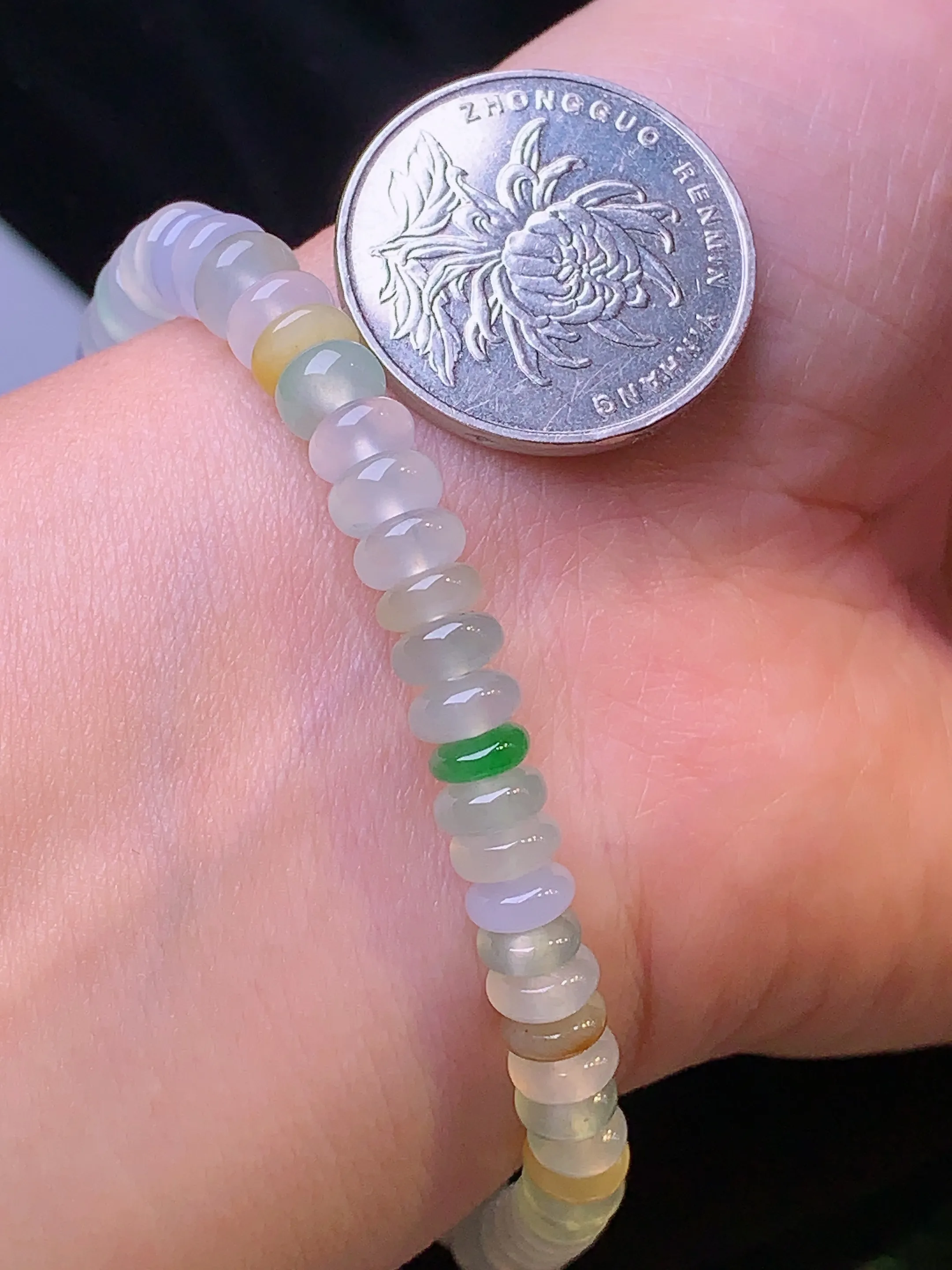 冰种算盘珠手链 玉质细腻 色泽艳丽 整体尺寸6.8*3.2
