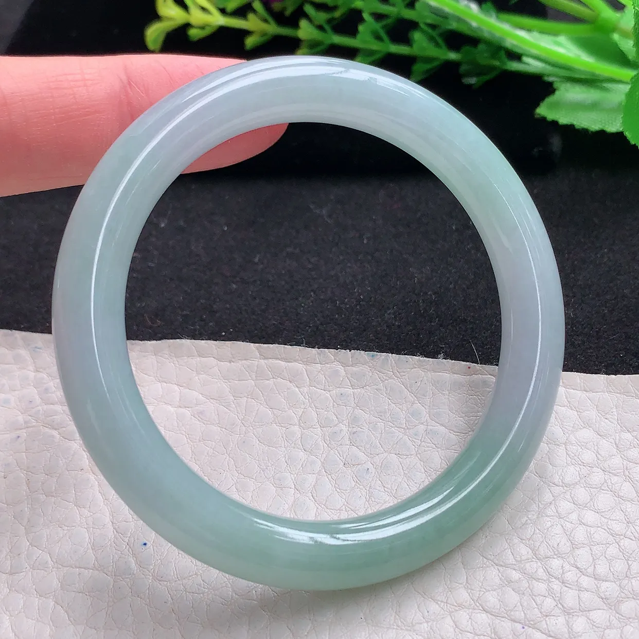 n小圈口52.5*8.6*8.5美人镯 缅甸翡翠a货清秀圆条玉手镯 叮当镯