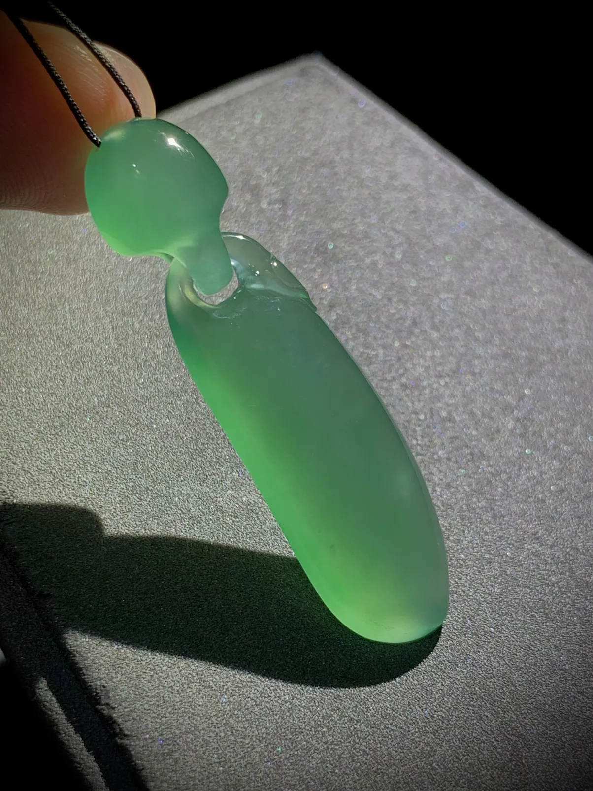 特色精品翡翠福瓜，42.5-12-6.8mm，种水不错，料子好