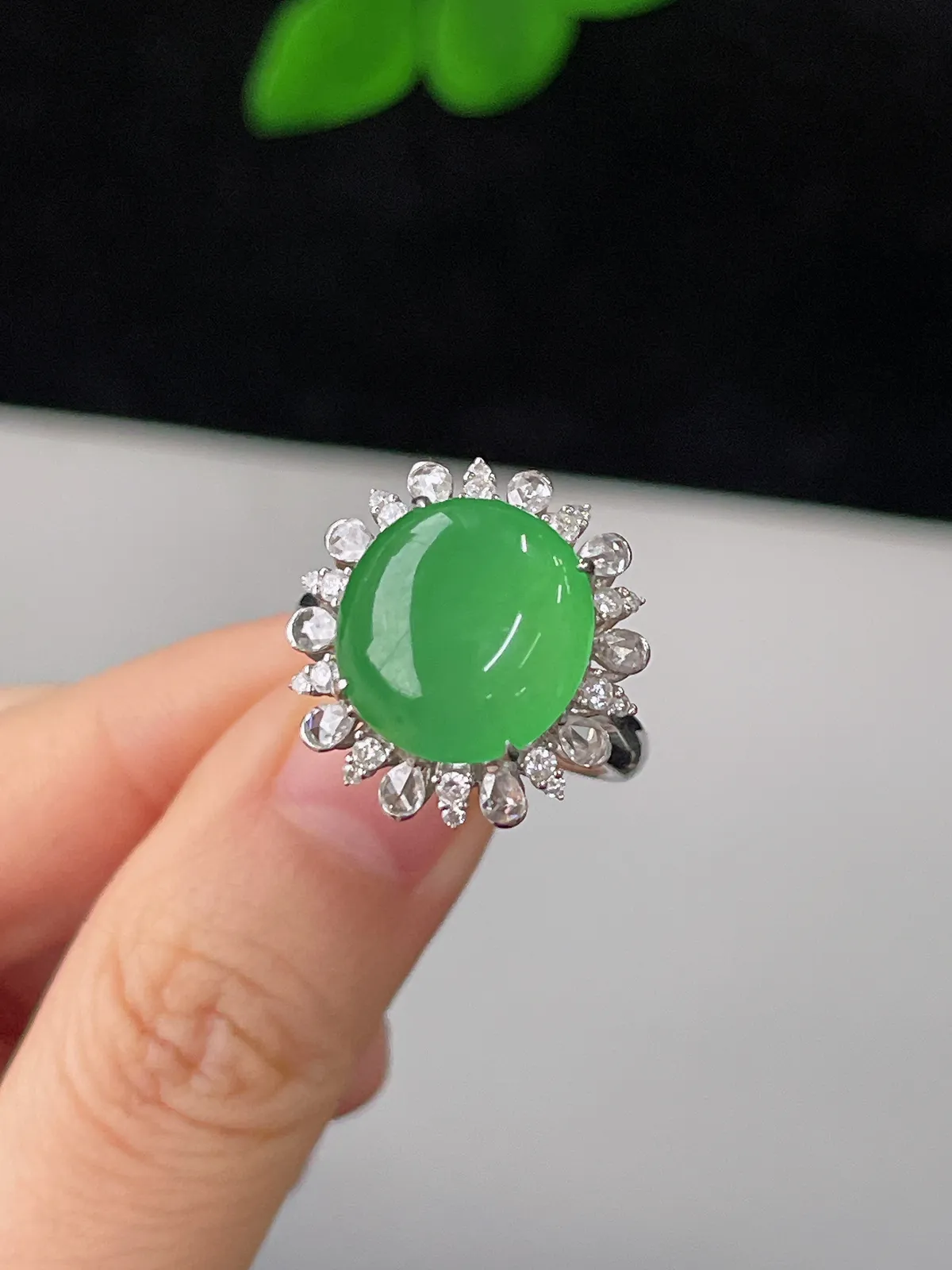 翡翠冰糯种绿色戒指