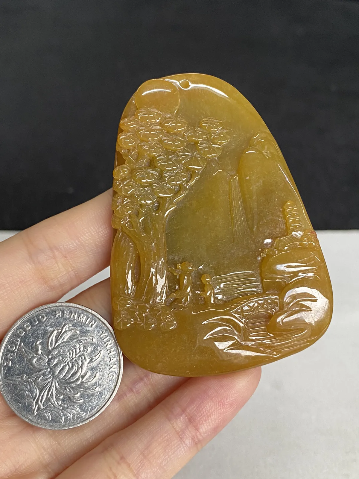 翡翠糯化种黄色山水牌