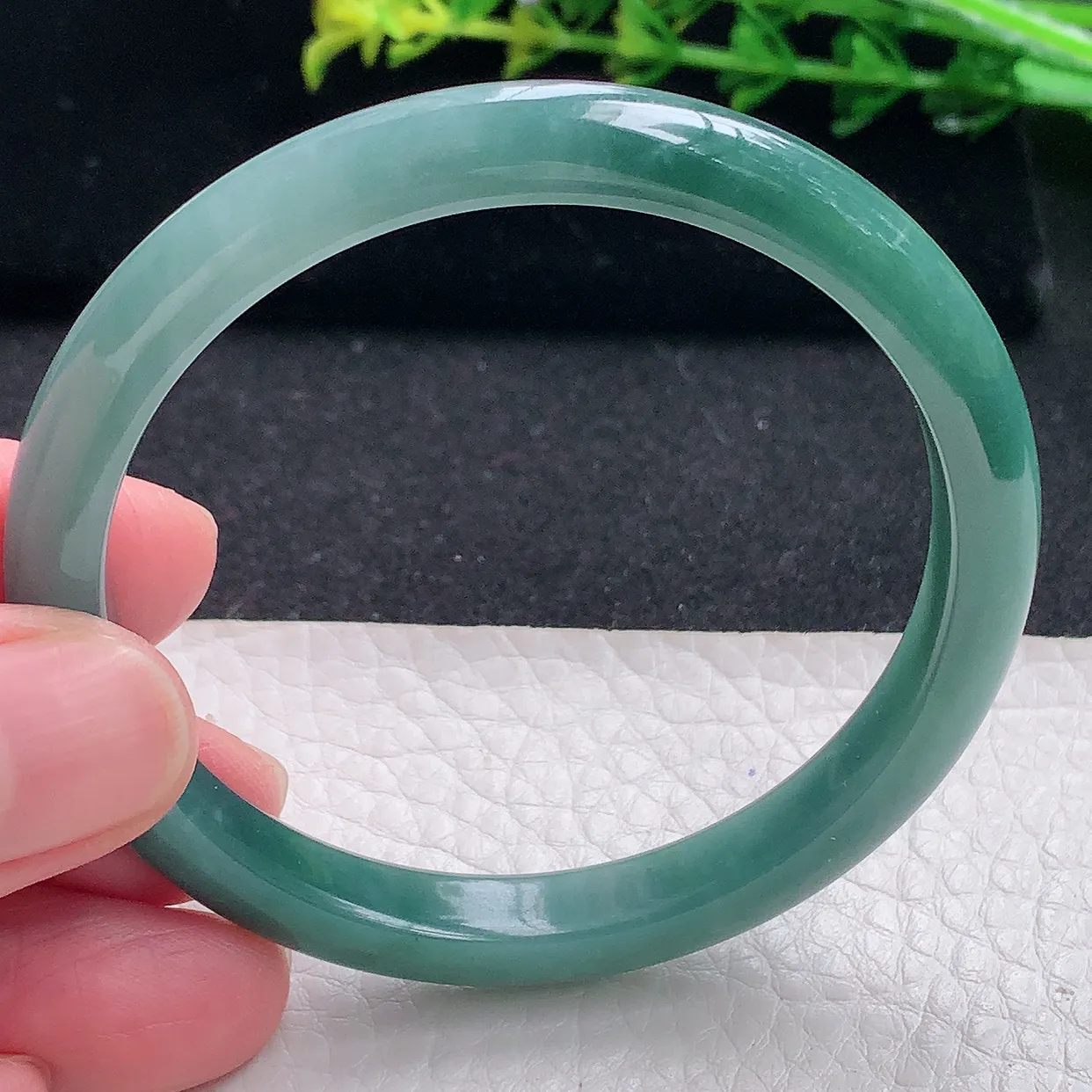 ll小圈口53*7.6*6.2美人镯 天然翡翠a货清秀宽边玉手镯 玉手环