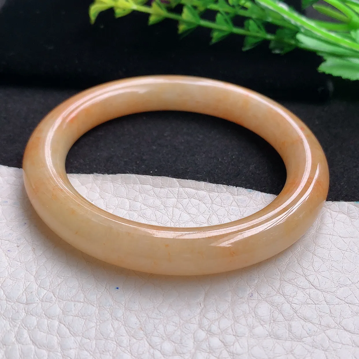 mq自然光56*10叮当镯 天然翡翠a货冰红翡圆条玉手镯 玉手环