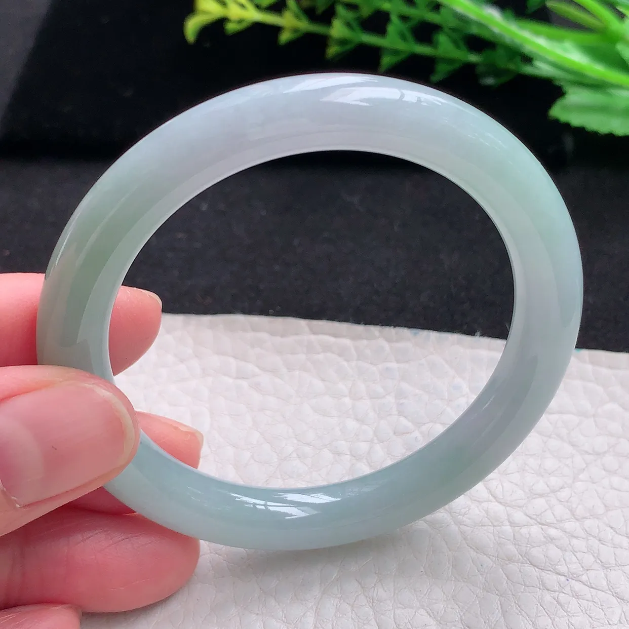 n小圈口52.5*8.6*8.5美人镯 缅甸翡翠a货清秀圆条玉手镯 叮当镯