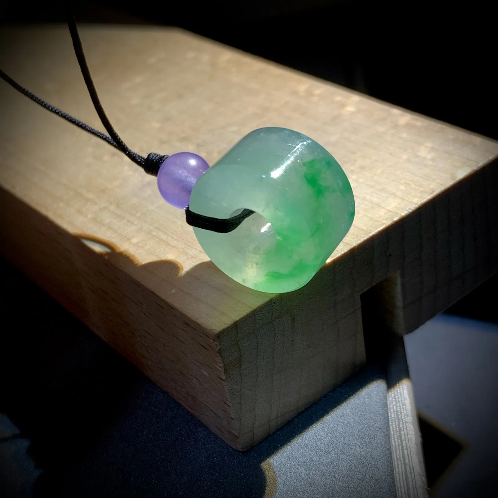 绿花路路通，15.6-9.2mm，顶珠为装饰品