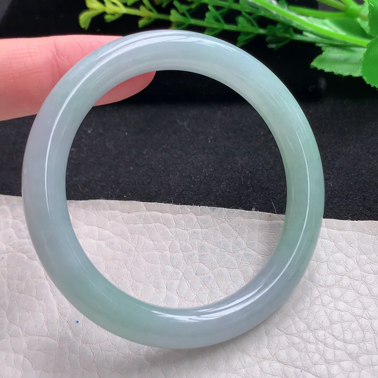 n小圈口52.5*8.6*8.5美人镯 缅甸翡翠a货清秀圆条玉手镯 叮当镯