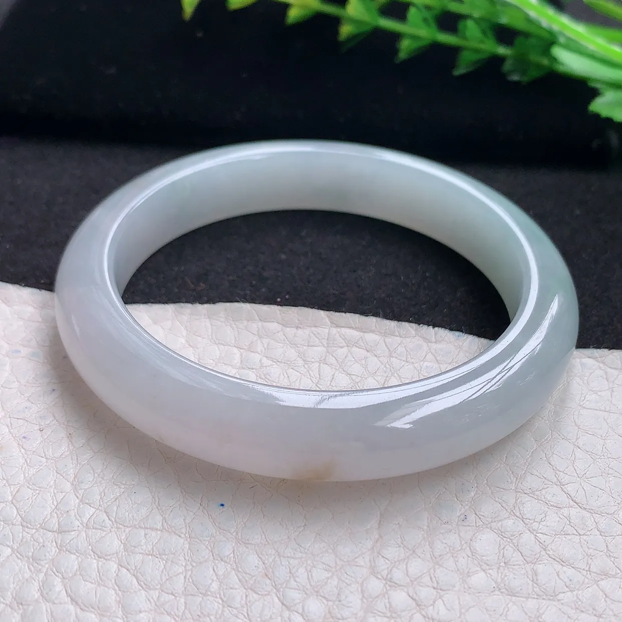 n自然光55*10.7*8.5平安镯 天然翡翠a货冰胶白月光宽边玉手镯 玉手环