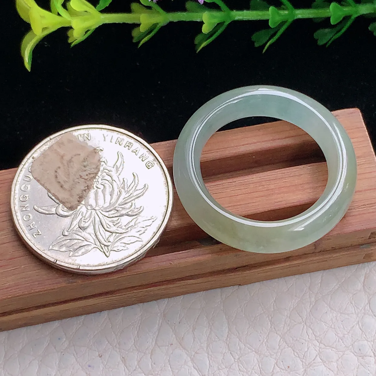 zl自然光20*6*4天然缅甸翡翠a 货19.5mm内径冰糖雪梨黄玉戒指 玉指环