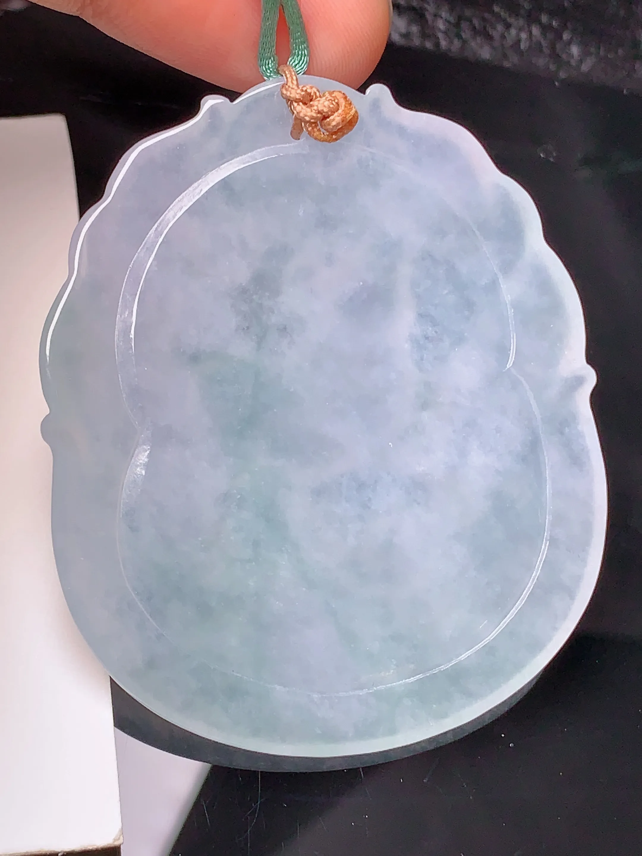 生肖羊牌吊坠 玉质细腻 色泽艳丽 整体尺寸52.2*43.8*5.5