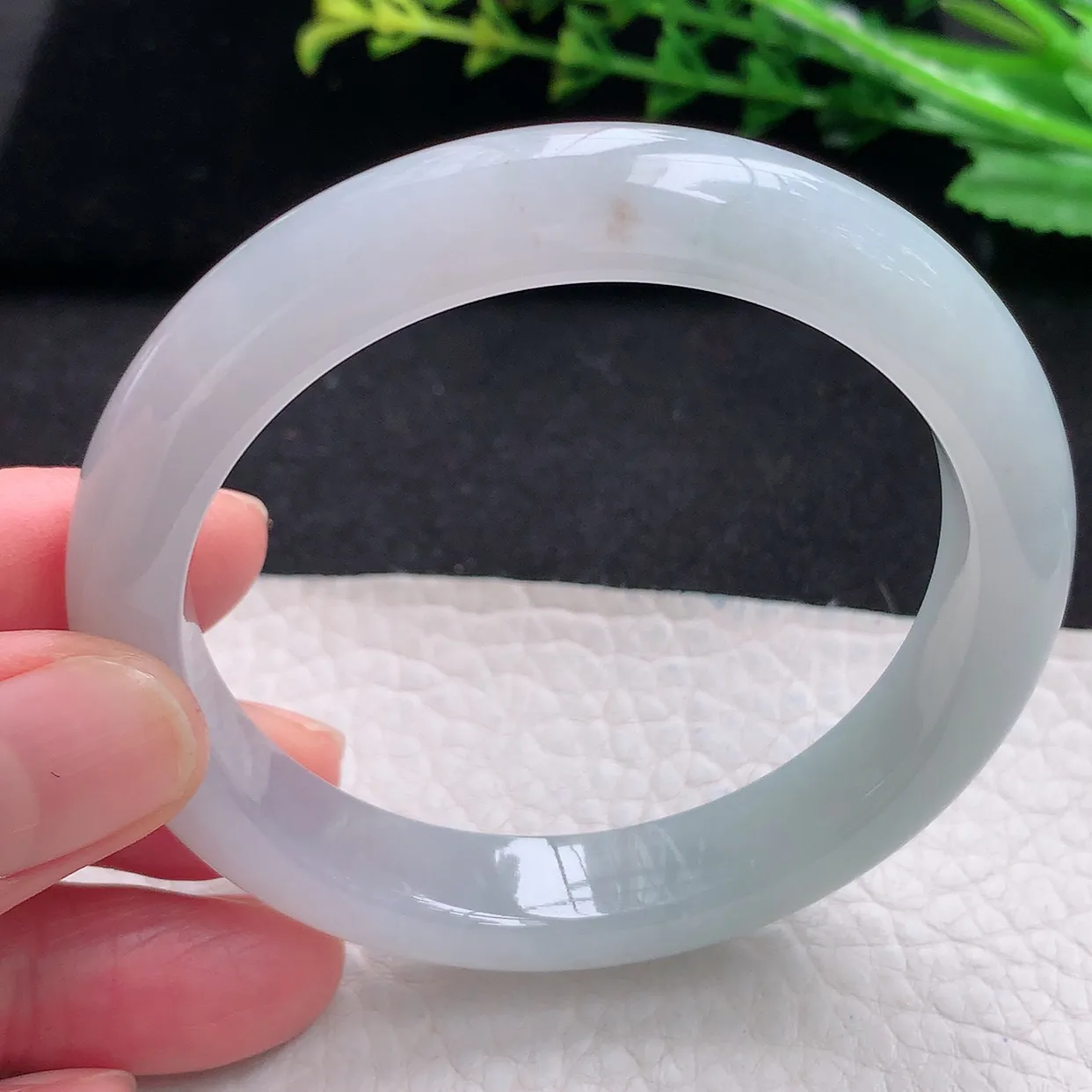 n自然光55*10.7*8.5平安镯 天然翡翠a货冰胶白月光宽边玉手镯 玉手环