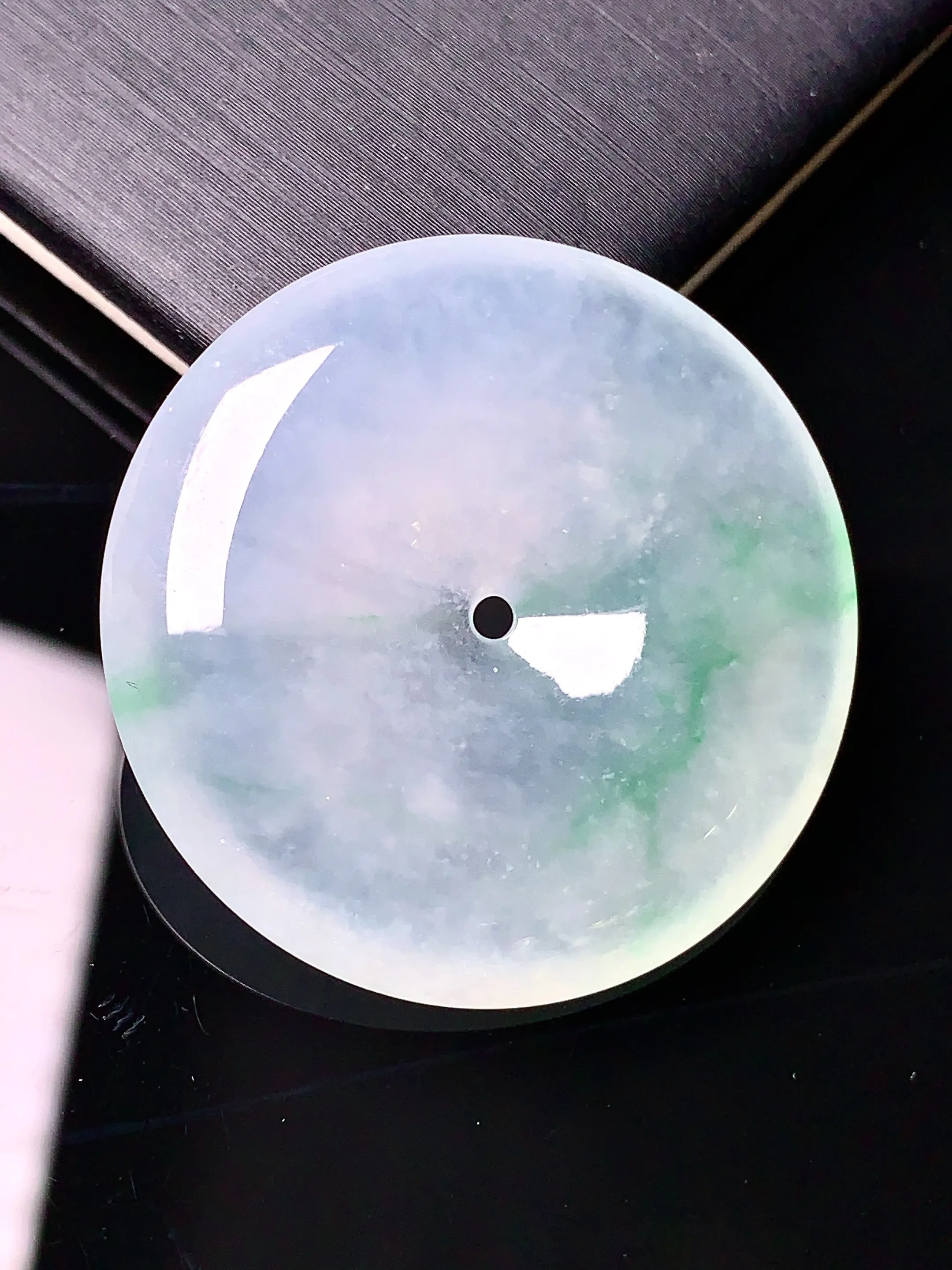 冰种平安扣吊坠 玉质细腻 色泽艳丽 整体尺寸31.7*6