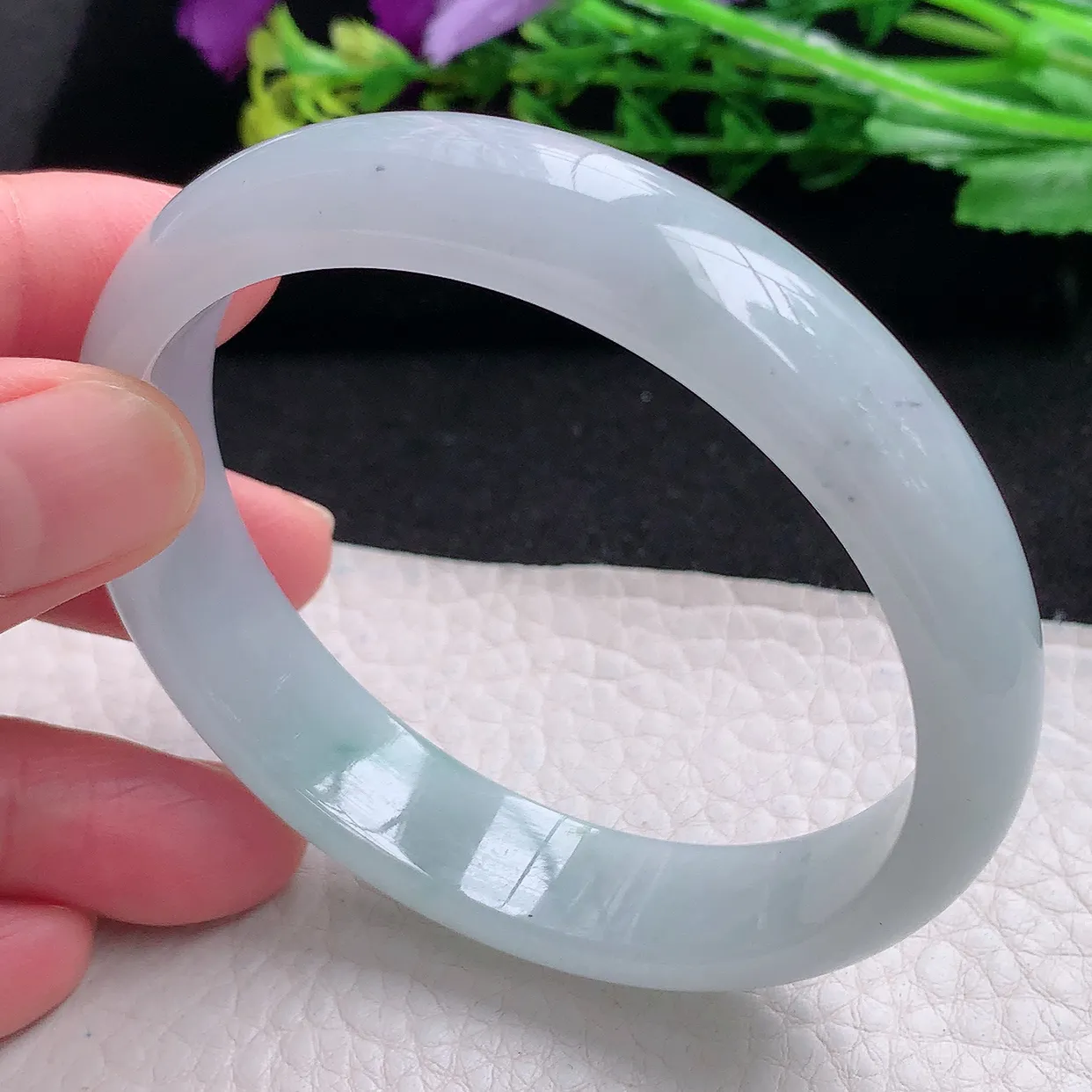 js自然光58*53*13.6*7贵妃镯 天然缅甸翡翠a货冰飘花蛋形玉手镯 玉手环