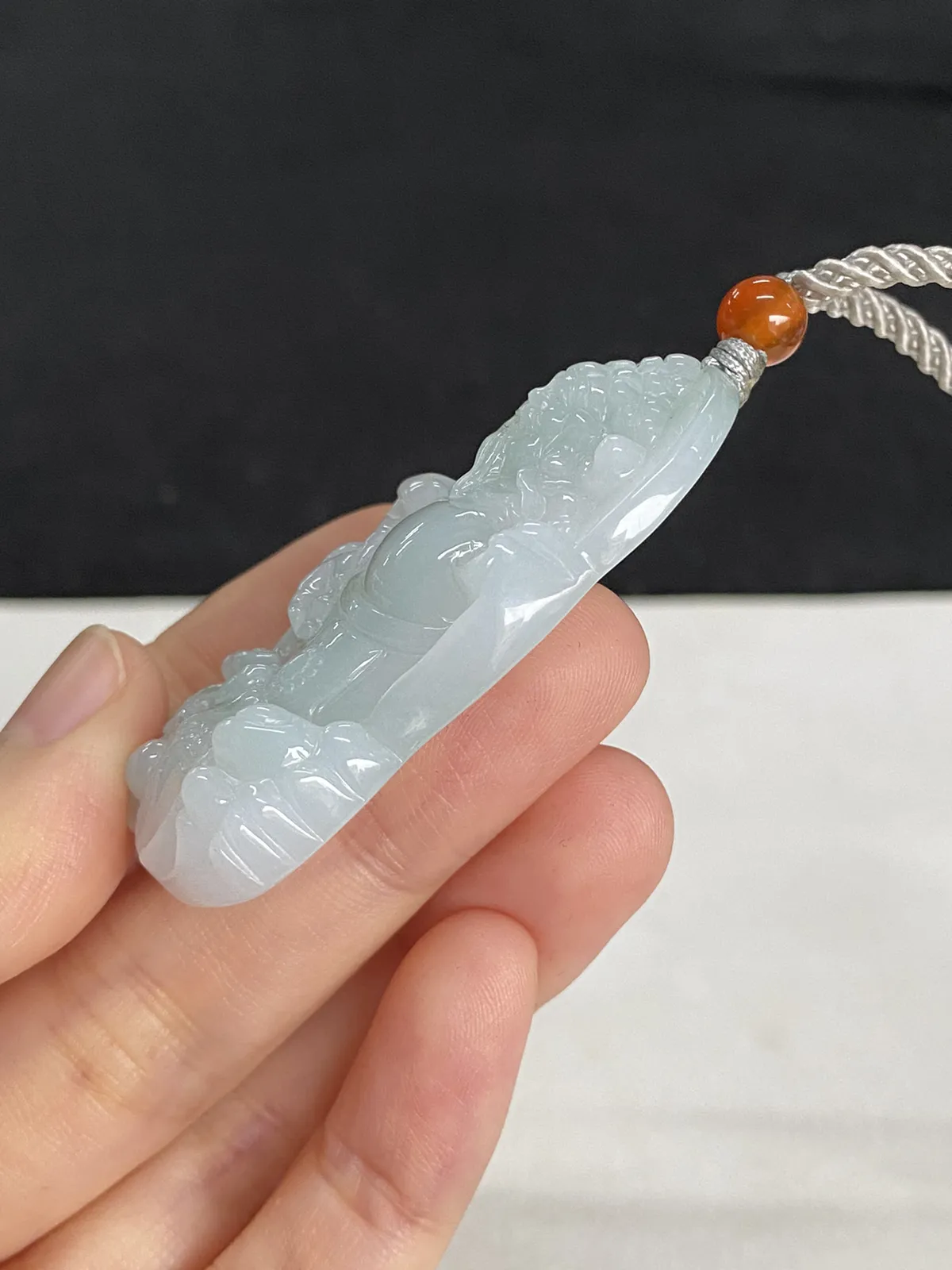 翡翠吊坠，配珠未测