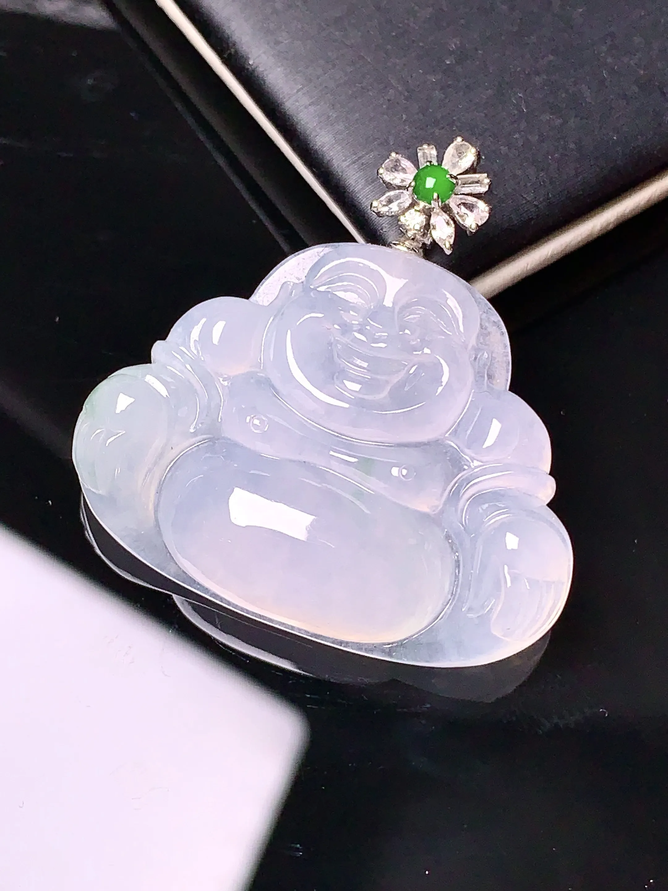 18k金钻镶嵌冰种佛公吊坠 玉质细腻 色泽艳丽 整体尺寸30.8*30.3*6.8