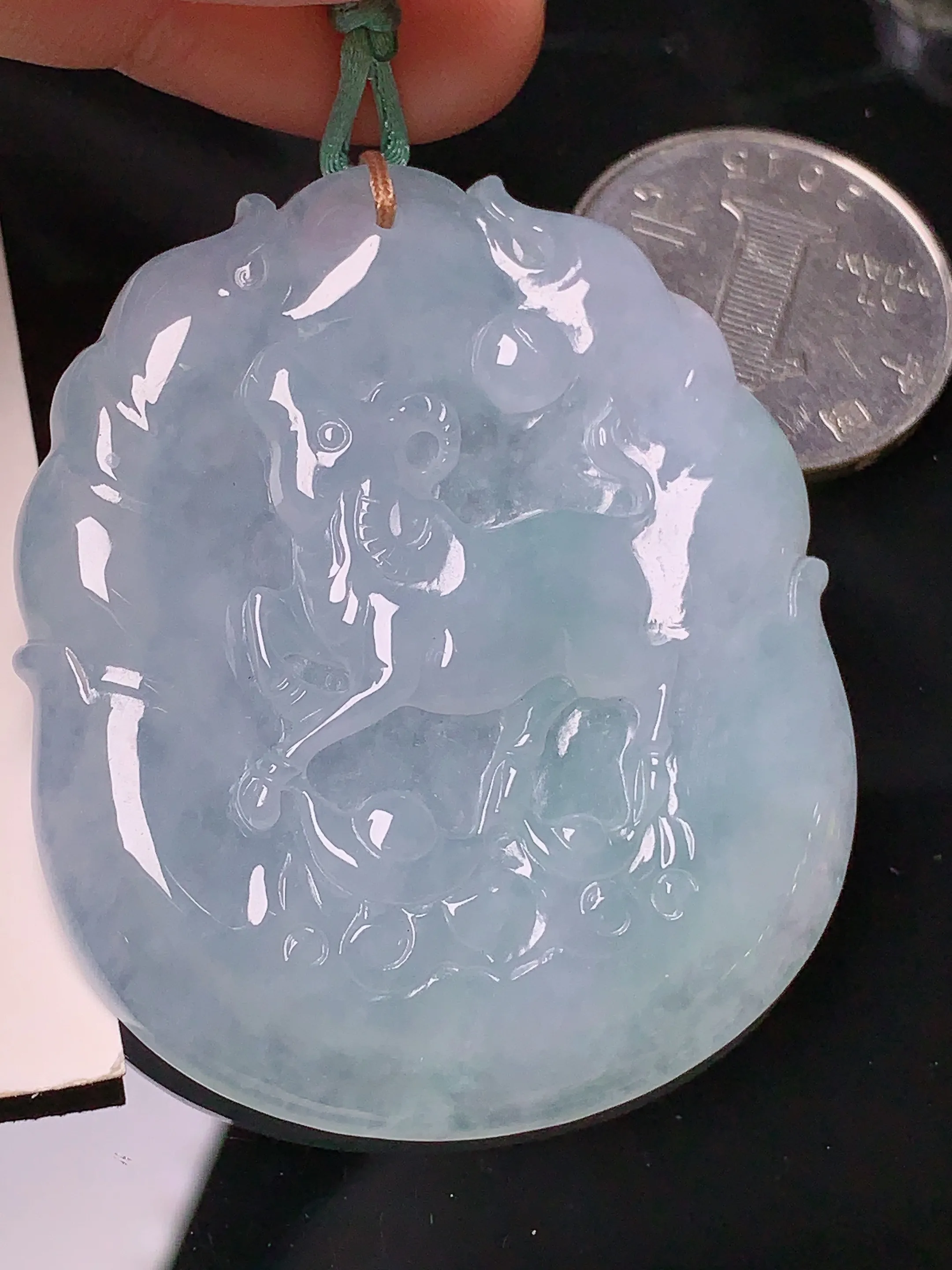 生肖羊牌吊坠 玉质细腻 色泽艳丽 整体尺寸52.2*43.8*5.5