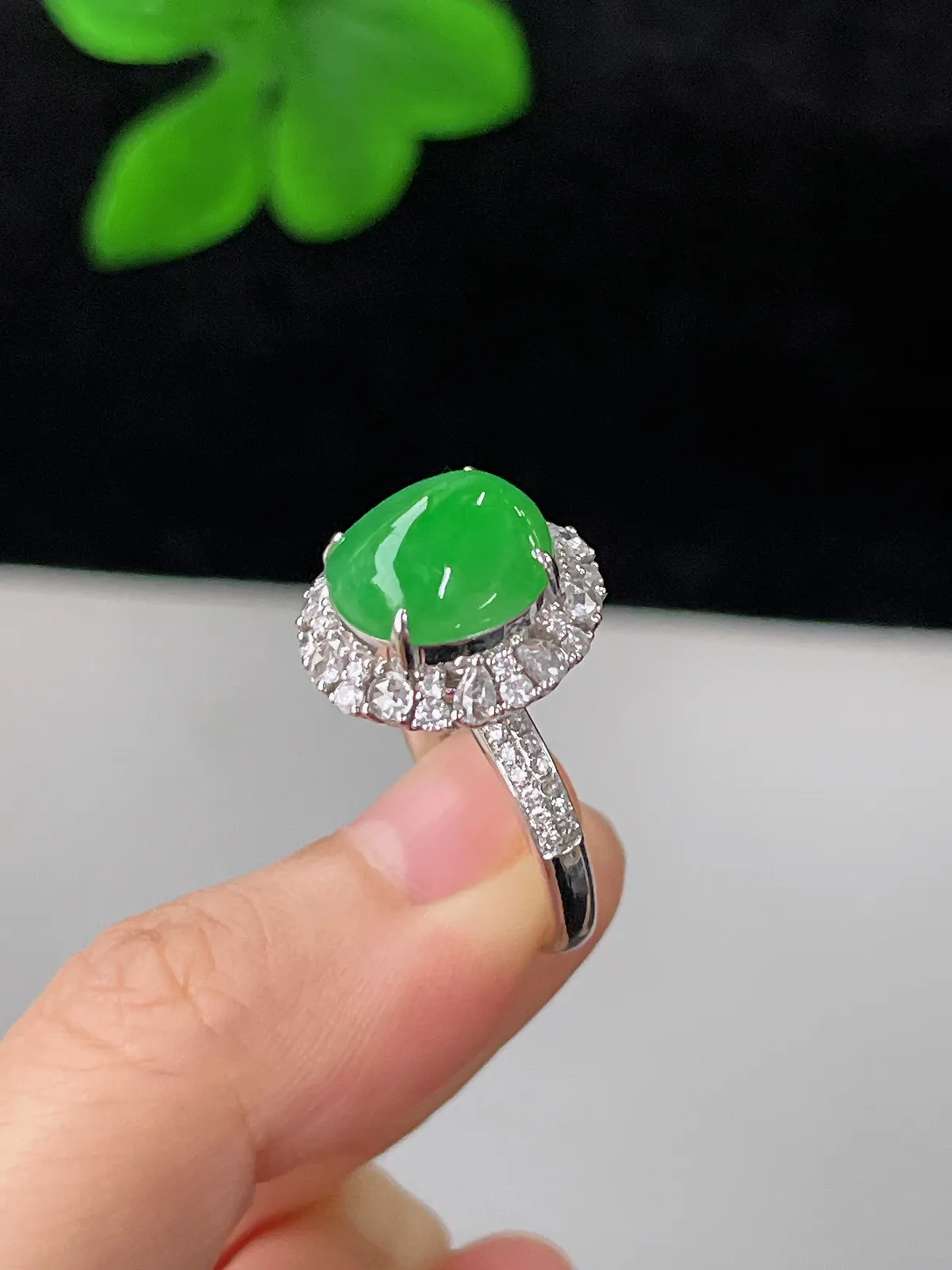 翡翠冰糯种绿色戒指