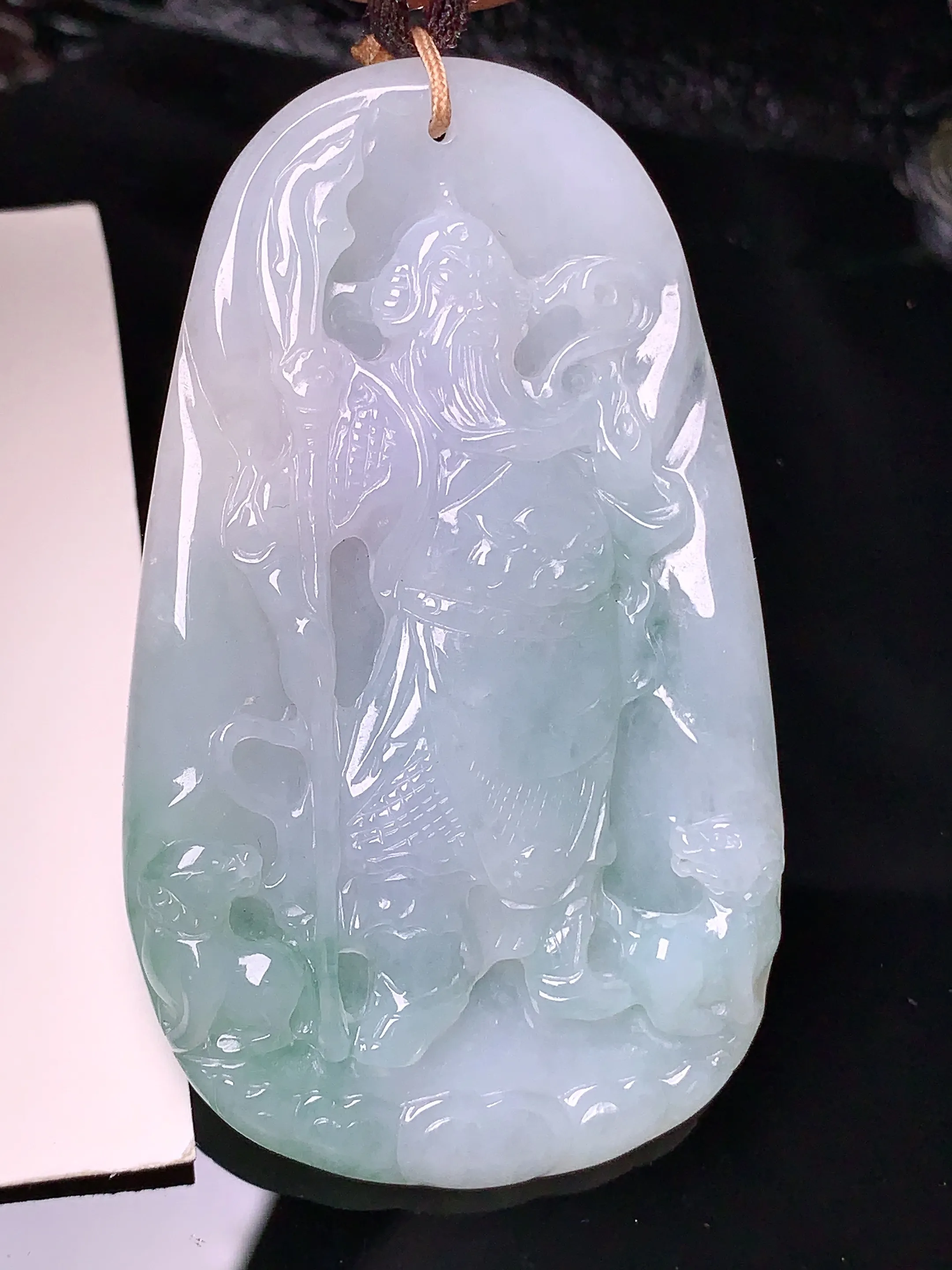 飘绿关公吊坠 玉质细腻 色泽艳丽 整体尺寸63.2*37.5*5.7