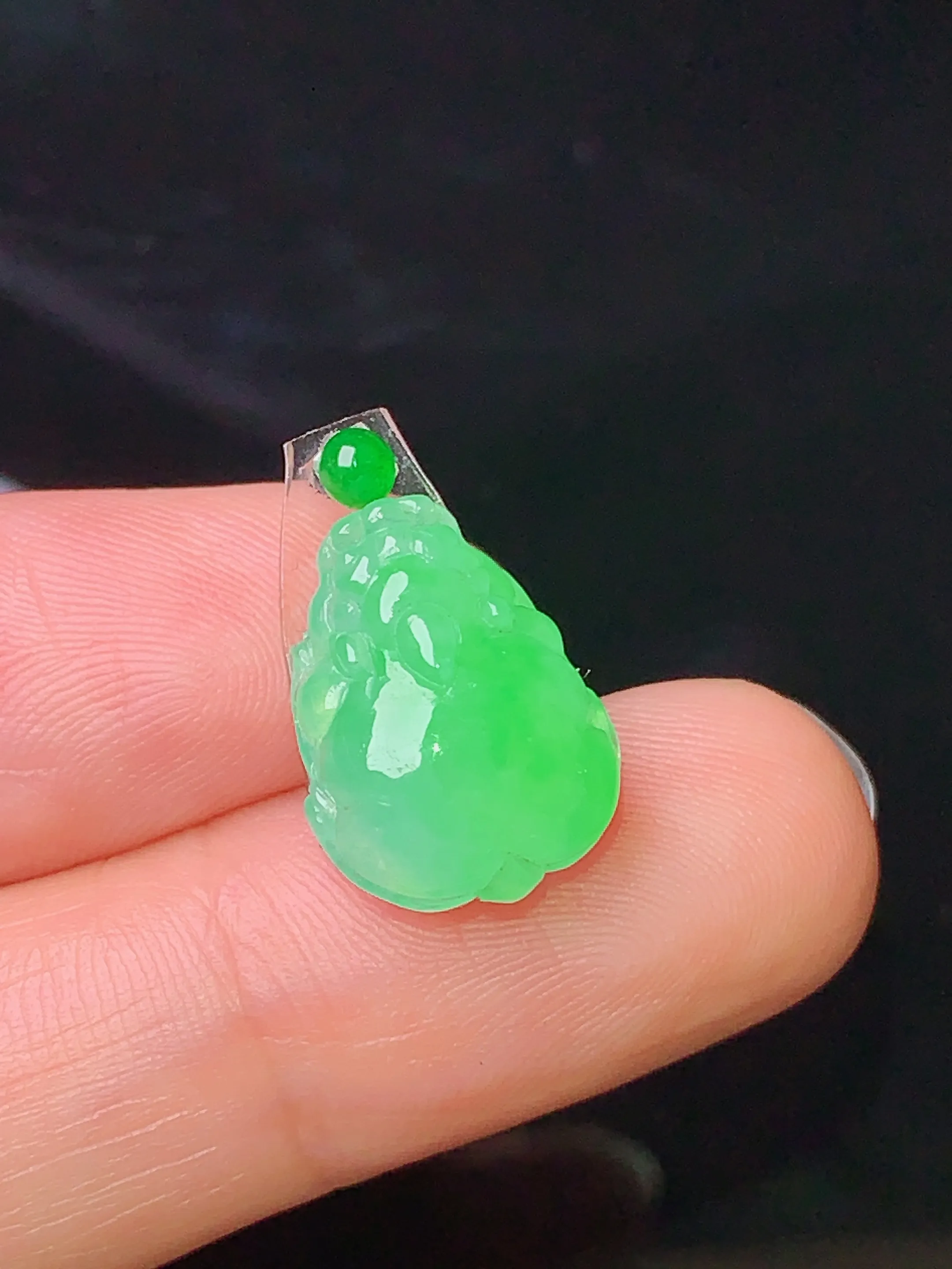 镶嵌款 翠绿貔貅 玉质细腻 色泽艳丽 整体尺寸14.6*11.3*5