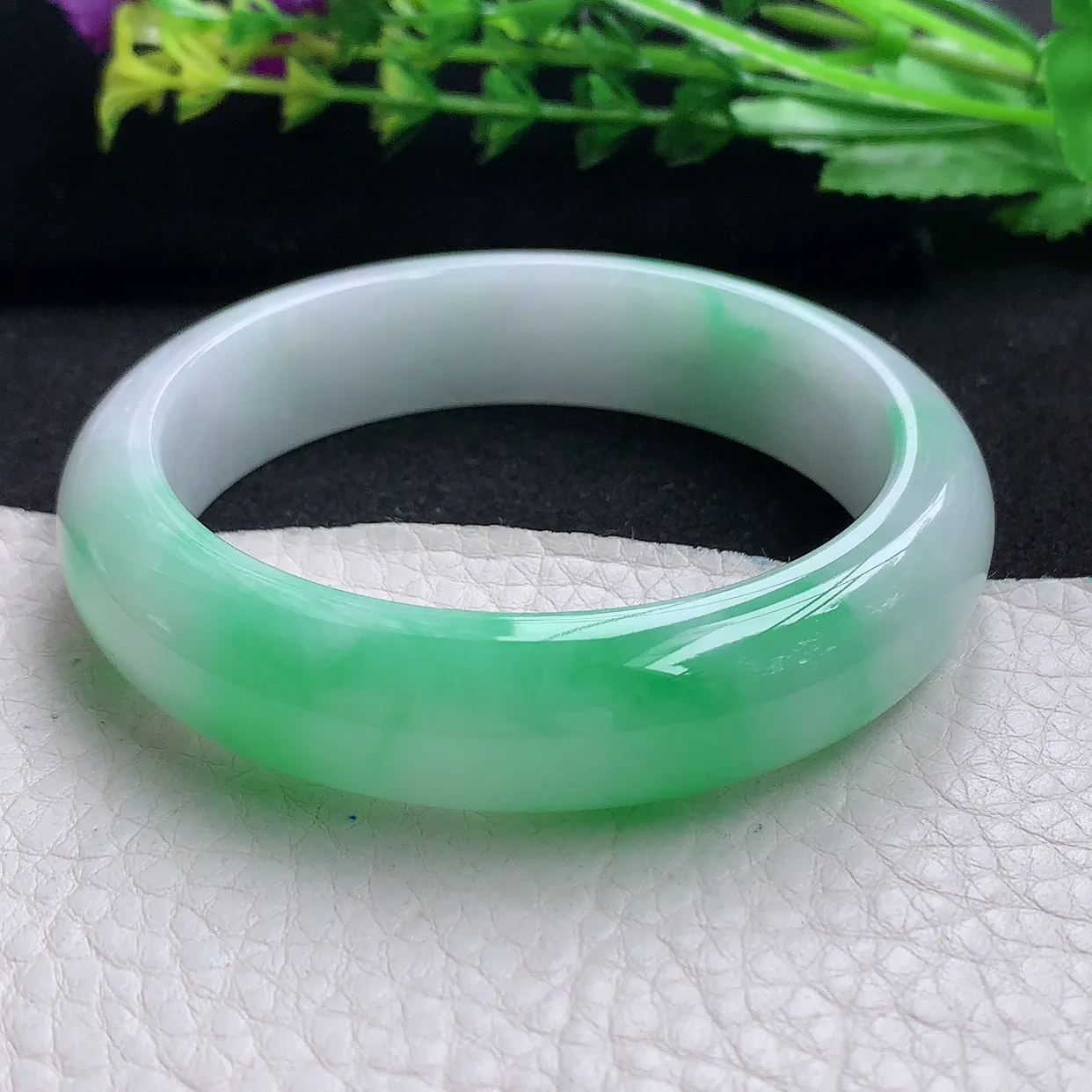 yh自然光57*14.3*8.5平安镯 天然缅甸翡翠a货阳绿厚装宽边玉手镯 玉手环