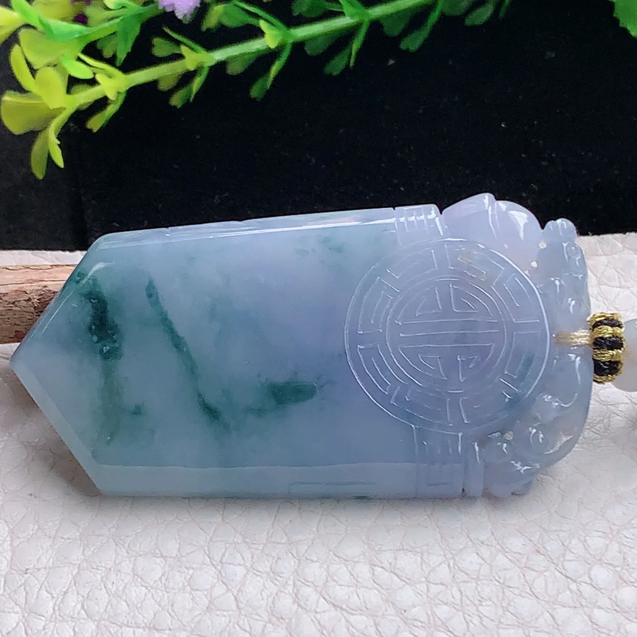 yl自然光56.6*31*6.2特色随形天然缅甸翡翠a货怀古雕平安无事牌玉吊坠