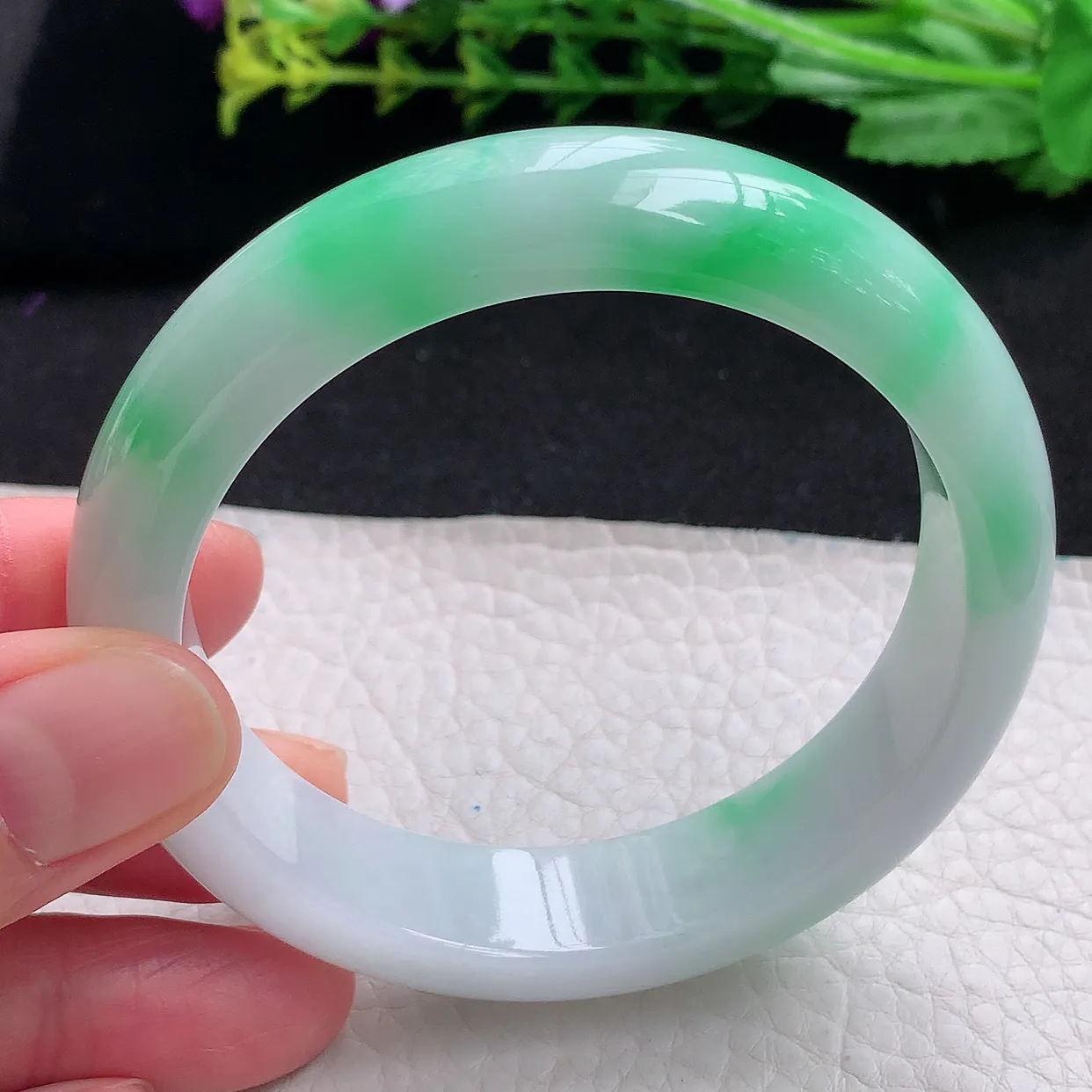 yh自然光57*14.3*8.5平安镯 天然缅甸翡翠a货阳绿厚装宽边玉手镯 玉手环