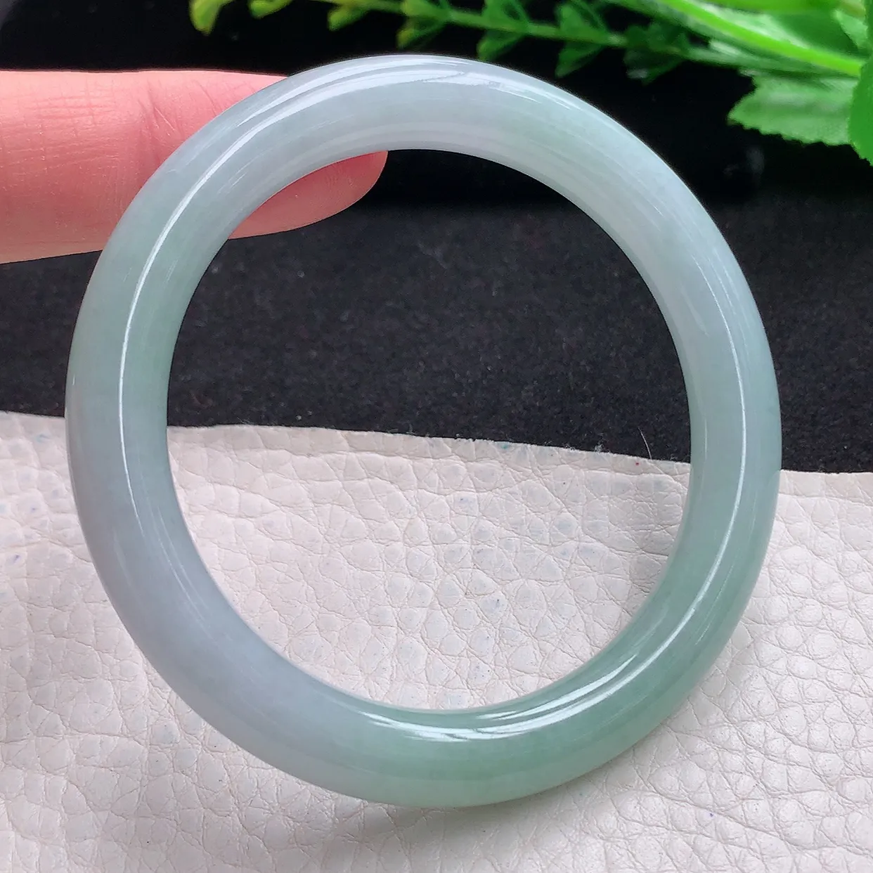 n小圈口52.5*8.6*8.5美人镯 缅甸翡翠a货清秀圆条玉手镯 叮当镯