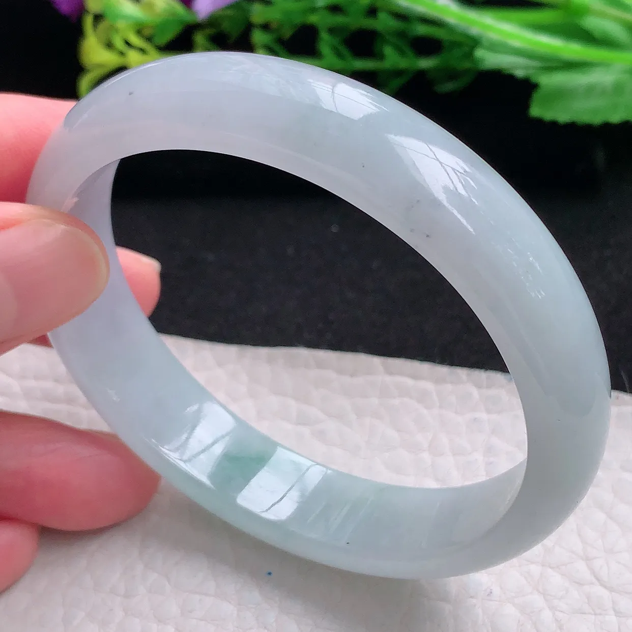 js自然光58*53*13.6*7贵妃镯 天然缅甸翡翠a货冰飘花蛋形玉手镯 玉手环