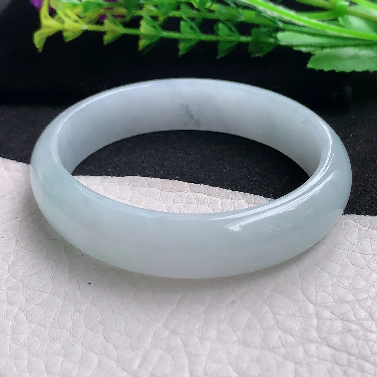 js自然光58*53*13.6*7贵妃镯 天然缅甸翡翠a货冰飘花蛋形玉手镯 玉手环