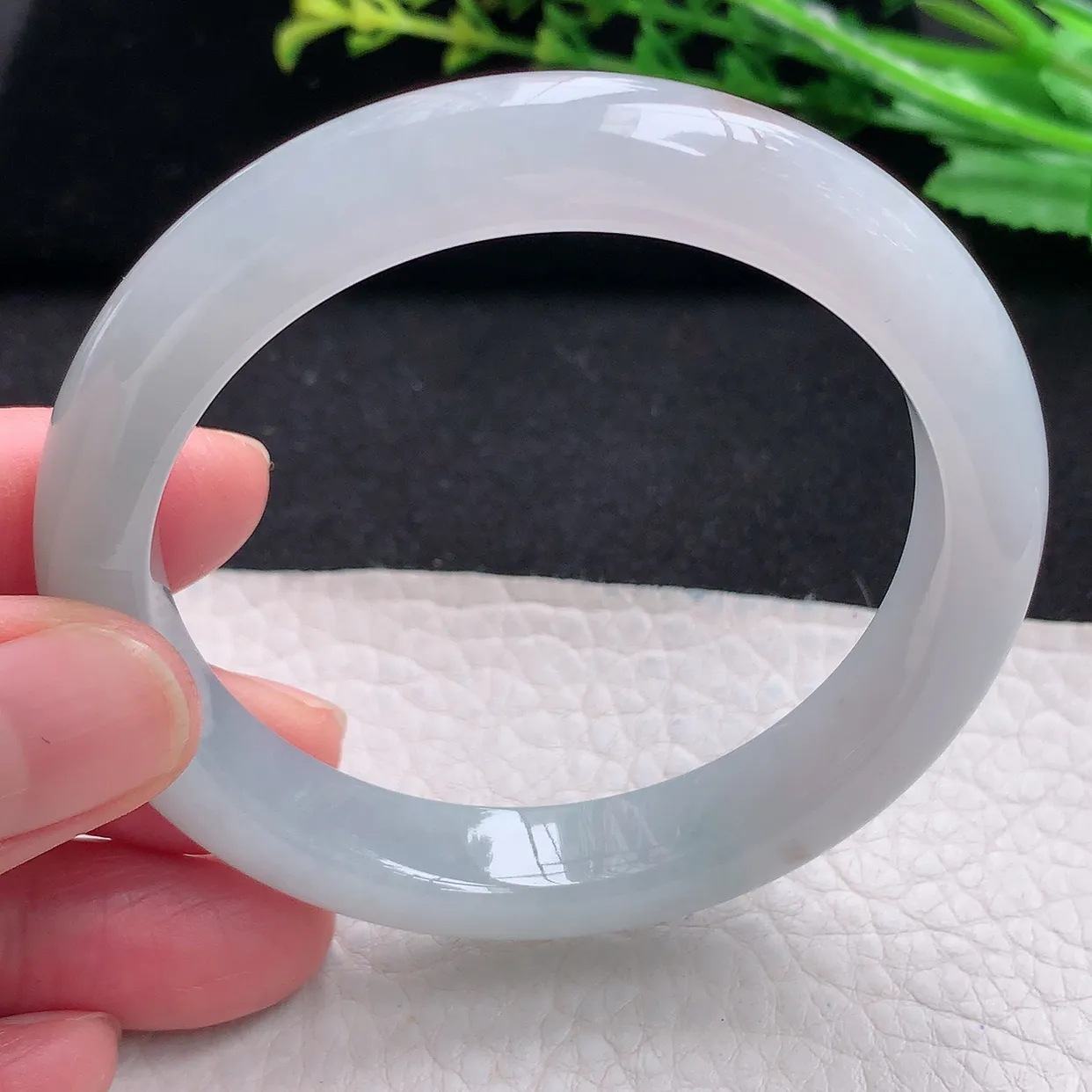 n自然光55*10.7*8.5平安镯 天然翡翠a货冰胶白月光宽边玉手镯 玉手环