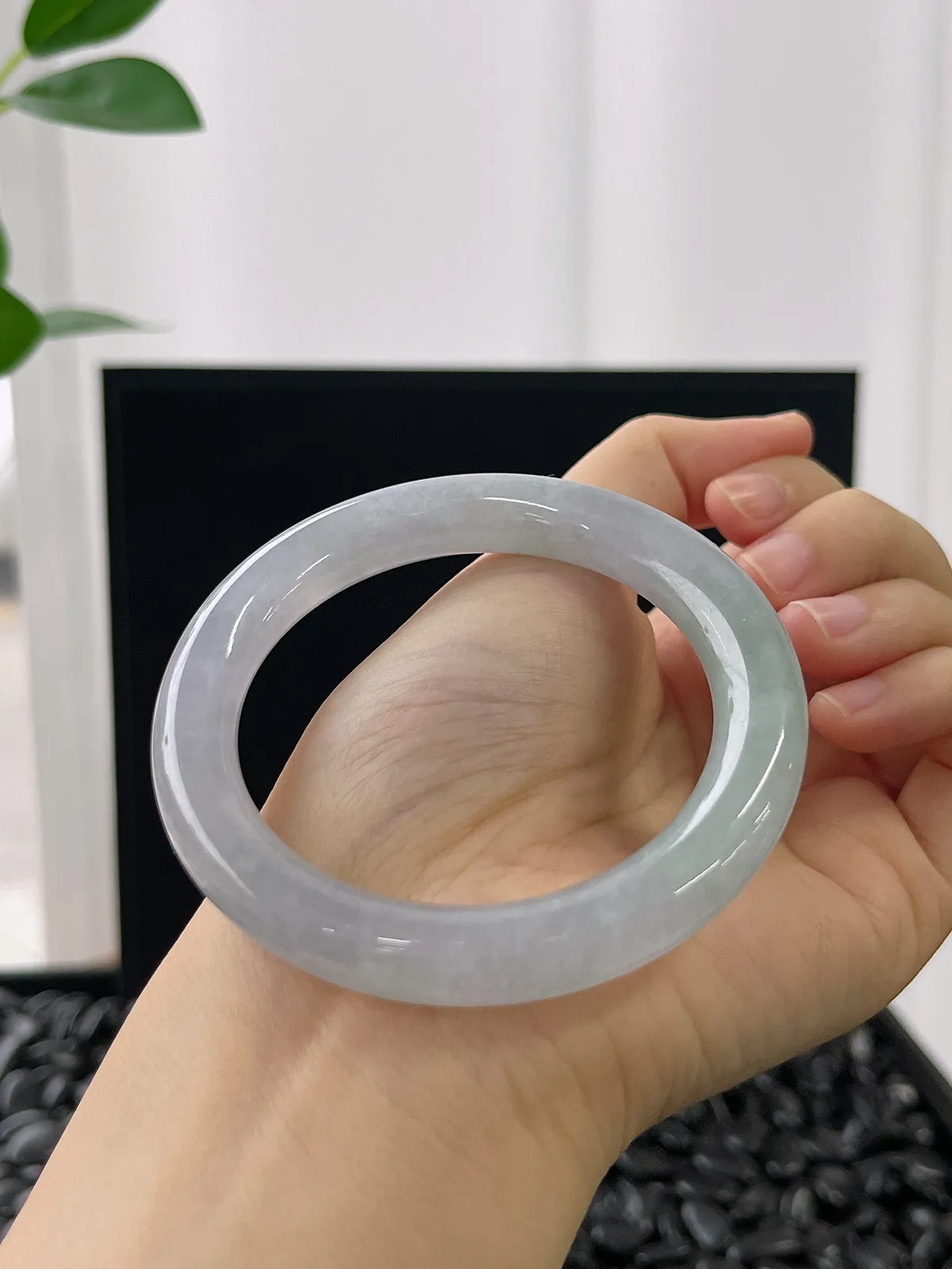 圆镯53圈口，翡翠冰糯种春带彩手镯