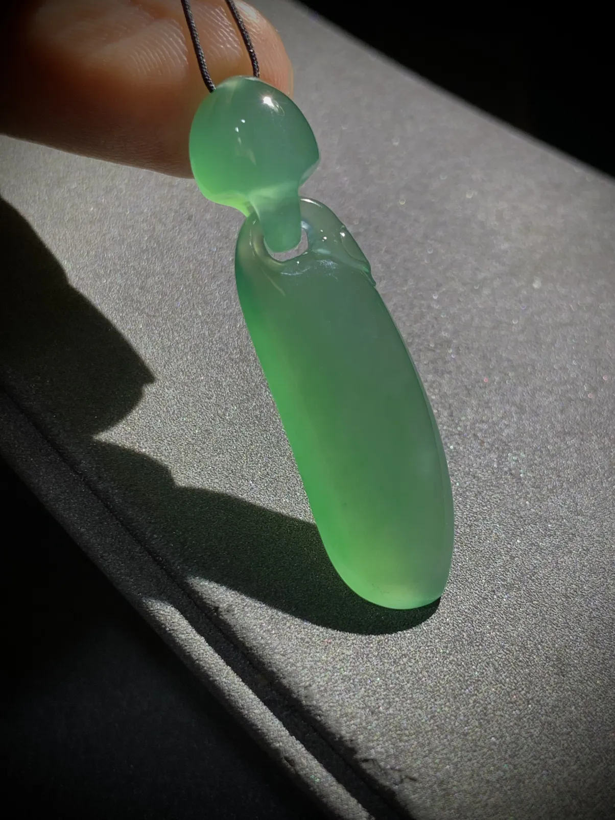 特色精品翡翠福瓜，42.5-12-6.8mm，种水不错，料子好