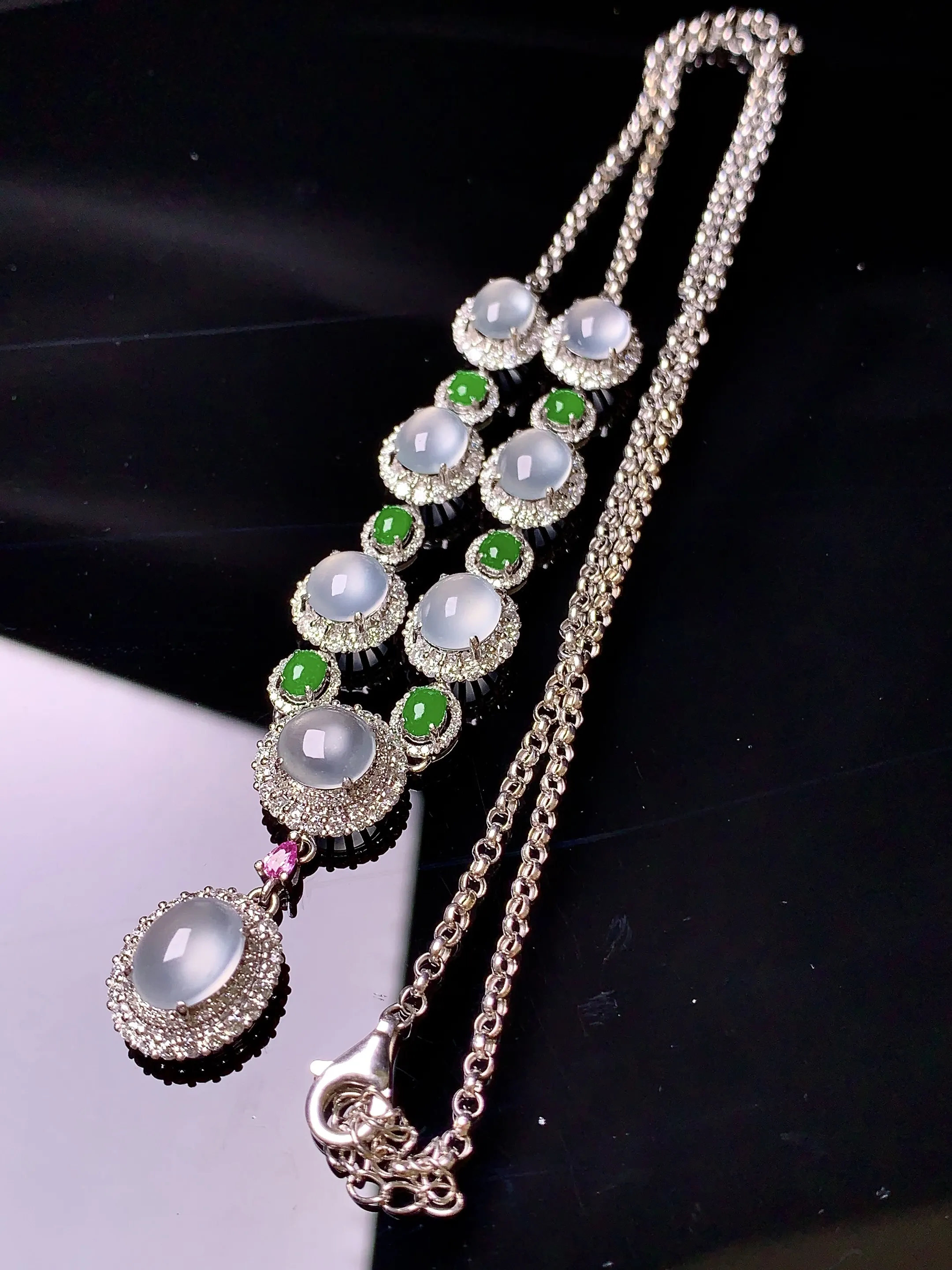 18k金钻镶嵌冰种蛋面项链 玉质细腻 色泽艳丽 整体尺寸71*11.2*7.2