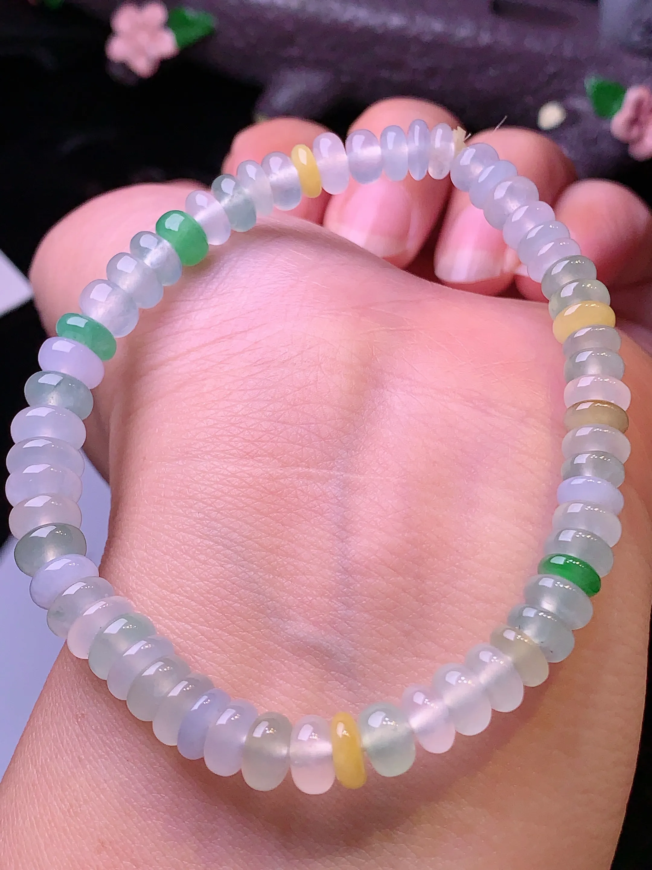 冰种算盘珠手链 玉质细腻 色泽艳丽 整体尺寸6.8*3.2