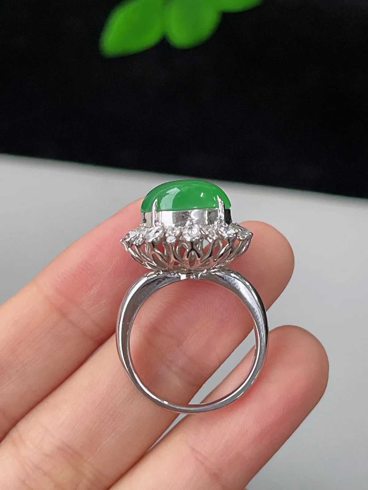 翡翠冰糯种绿色戒指