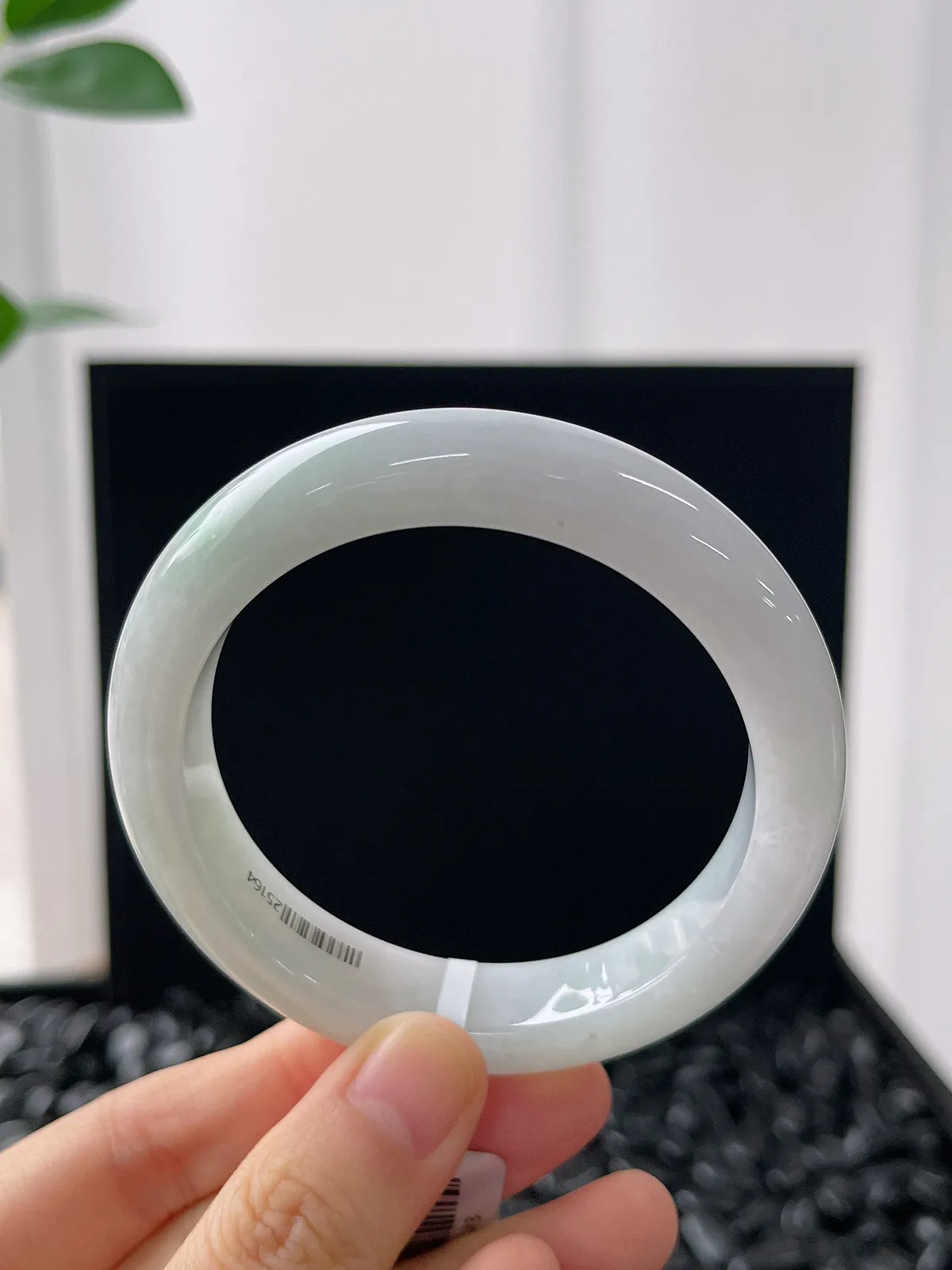 正圈54.1圈口，翡翠糯化种白色手镯