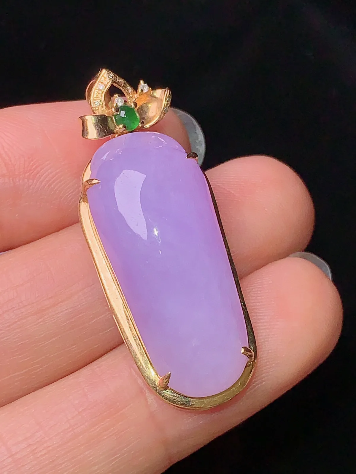 18k金钻镶嵌紫罗兰福瓜吊坠 玉质细腻 色泽艳丽 整体尺寸36.5*14*8.5