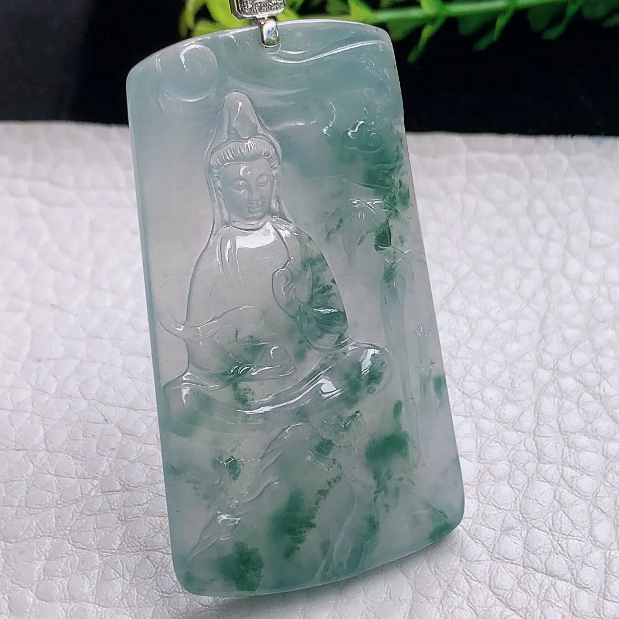 yl自然光57.5*32.5*5.2天然缅甸翡翠a货精雕冰飘花巾水观音玉坠 玉挂件