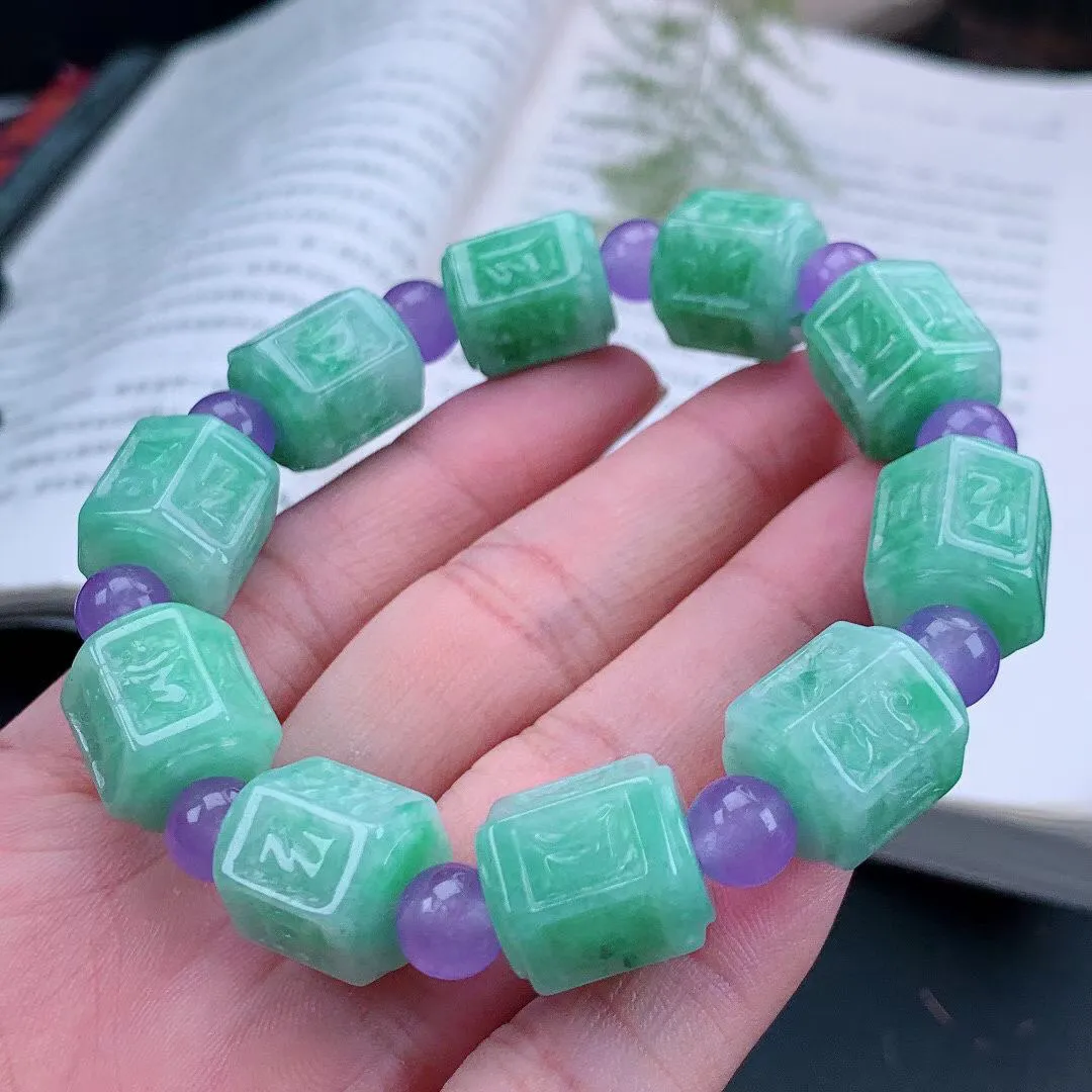 缅甸天然翡翠A货 老坑料起胶冰润 满绿六字箴言手串 手链  
尺寸：14-12.8mm  y 63.06