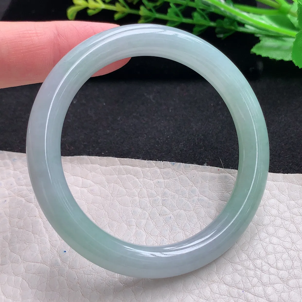 n小圈口52.5*8.6*8.5美人镯 缅甸翡翠a货清秀圆条玉手镯 叮当镯