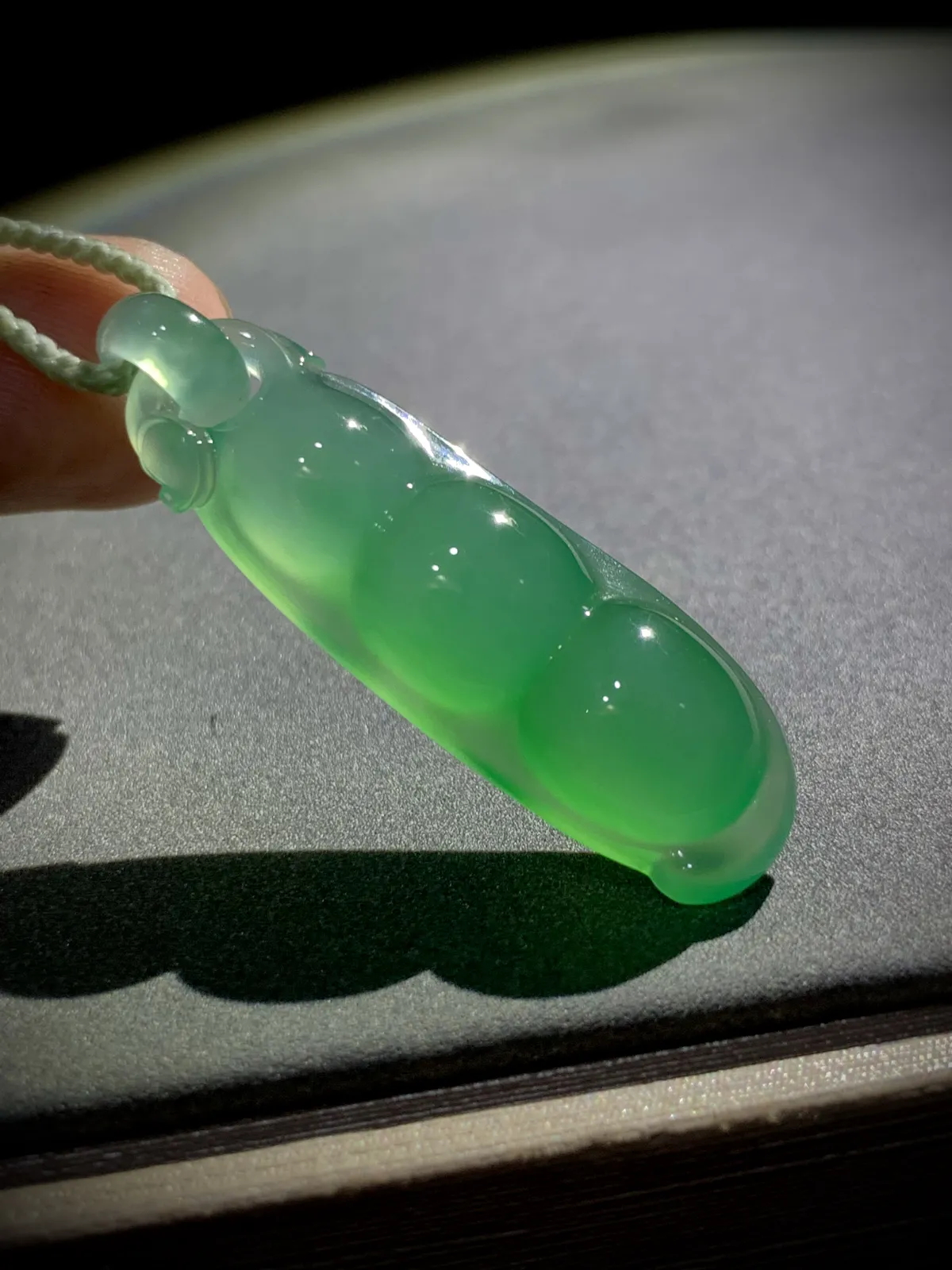 饱满精品特色豆子，40.2-12.2-7.2mm，