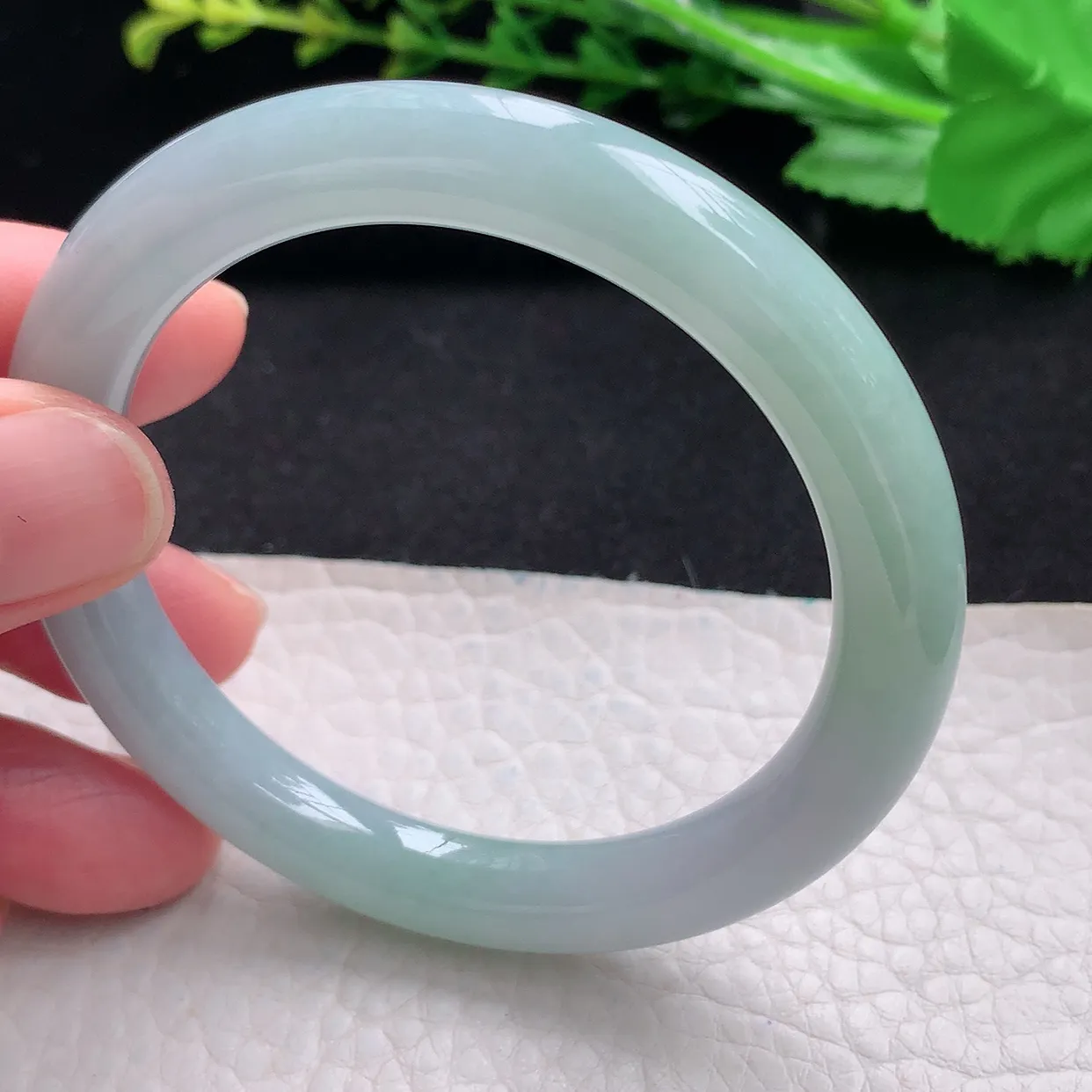 n小圈口52.5*8.6*8.5美人镯 缅甸翡翠a货清秀圆条玉手镯 叮当镯