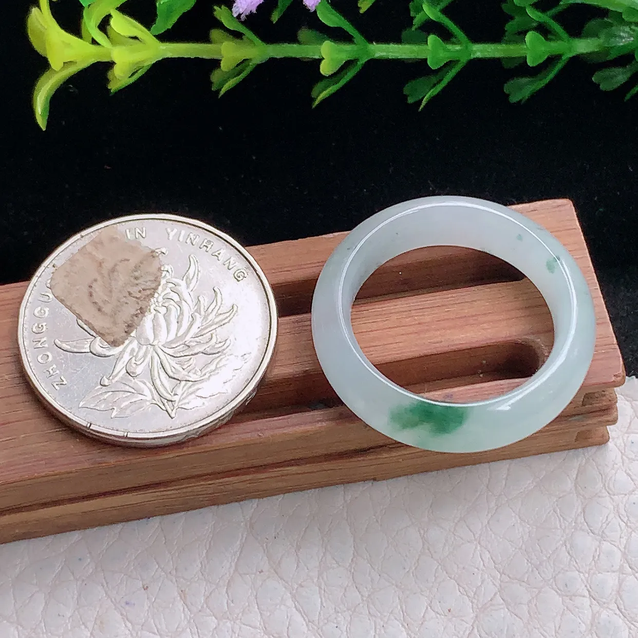 zl自然光19.5*6.7*3.6天然缅甸翡翠a 货19.5mm内径冰飘花玉戒指 玉指环