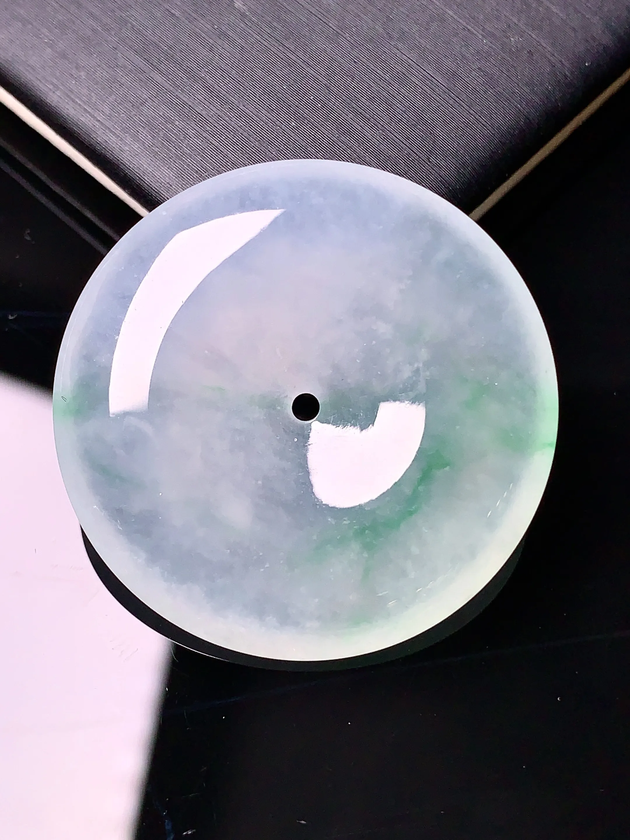 冰种平安扣吊坠 玉质细腻 色泽艳丽 整体尺寸 31.7*6