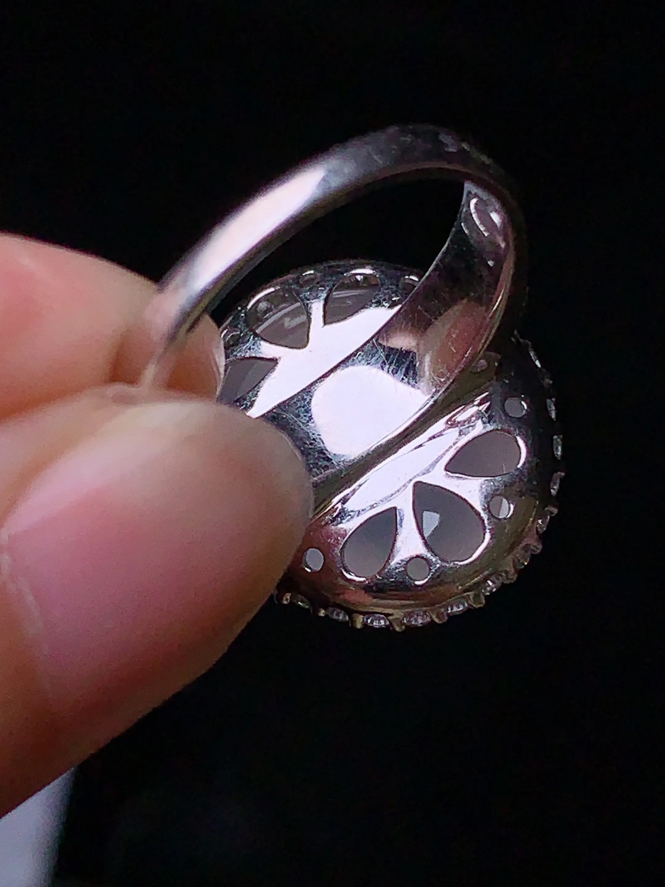 18k金钻镶嵌冰种蛋面戒指  玉质细腻 色泽艳丽 圈口15.5 整体尺寸19.7*17.5*11.8