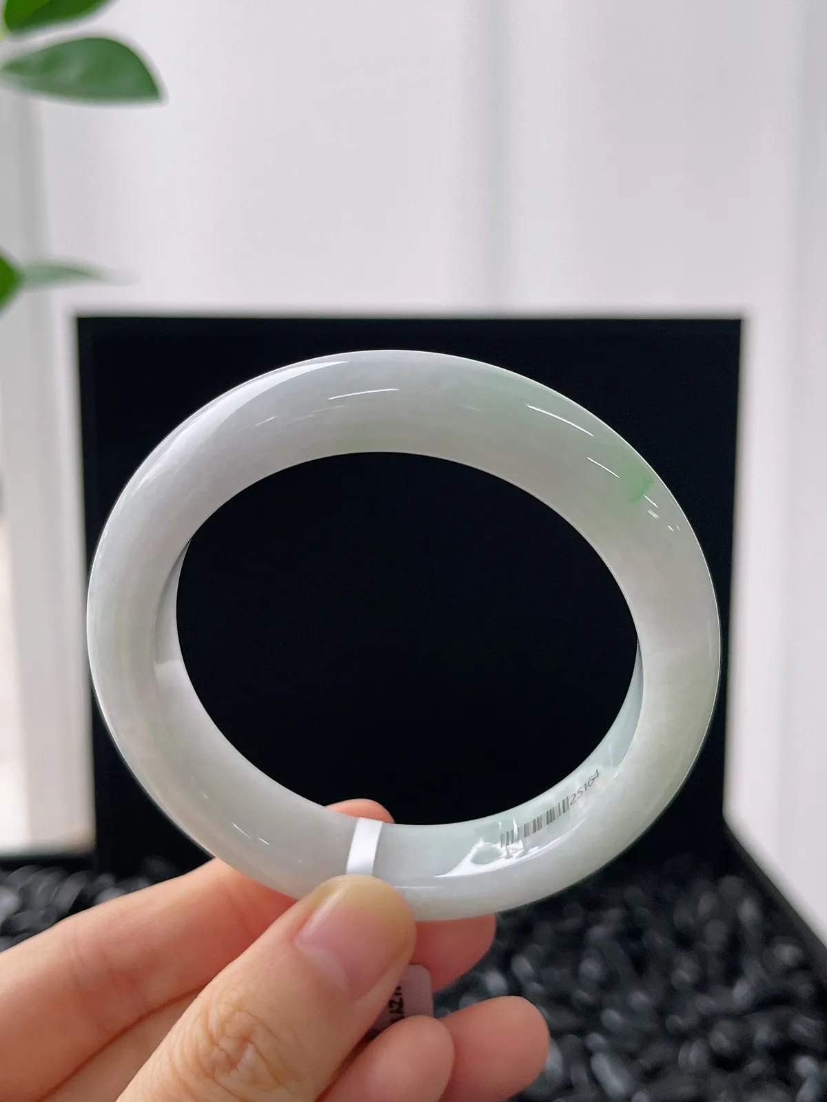 正圈54.1圈口，翡翠糯化种白色手镯