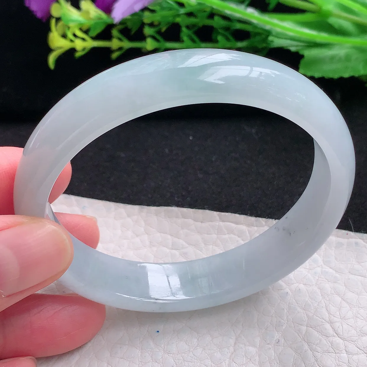 js自然光58*53*13.6*7贵妃镯 天然缅甸翡翠a货冰飘花蛋形玉手镯 玉手环